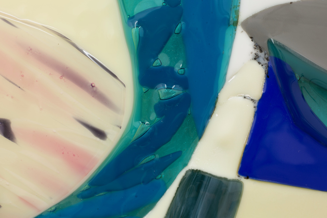 Ana Navas, Skirt headed, 2023, fused glass, 156 Ă 95 Ă 2 cm, (Produced at MAKE, Eindhoven, NL)