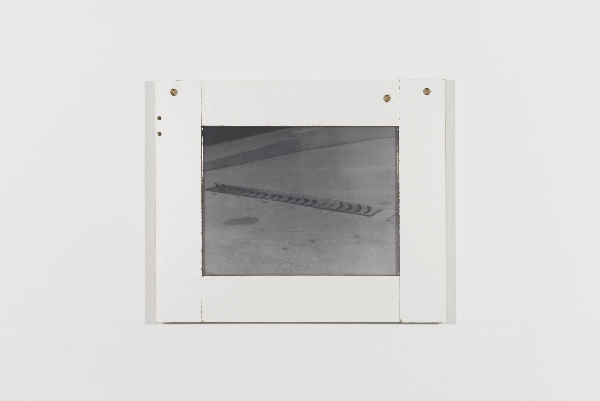 Yvan Alvarez, « P1150551 », 2024, Black and white silver gelatin print, wood, resin, 49 x 58,5 x 4 cm / Photo : YAL / Courtesy : the artists and Standard/Deluxe