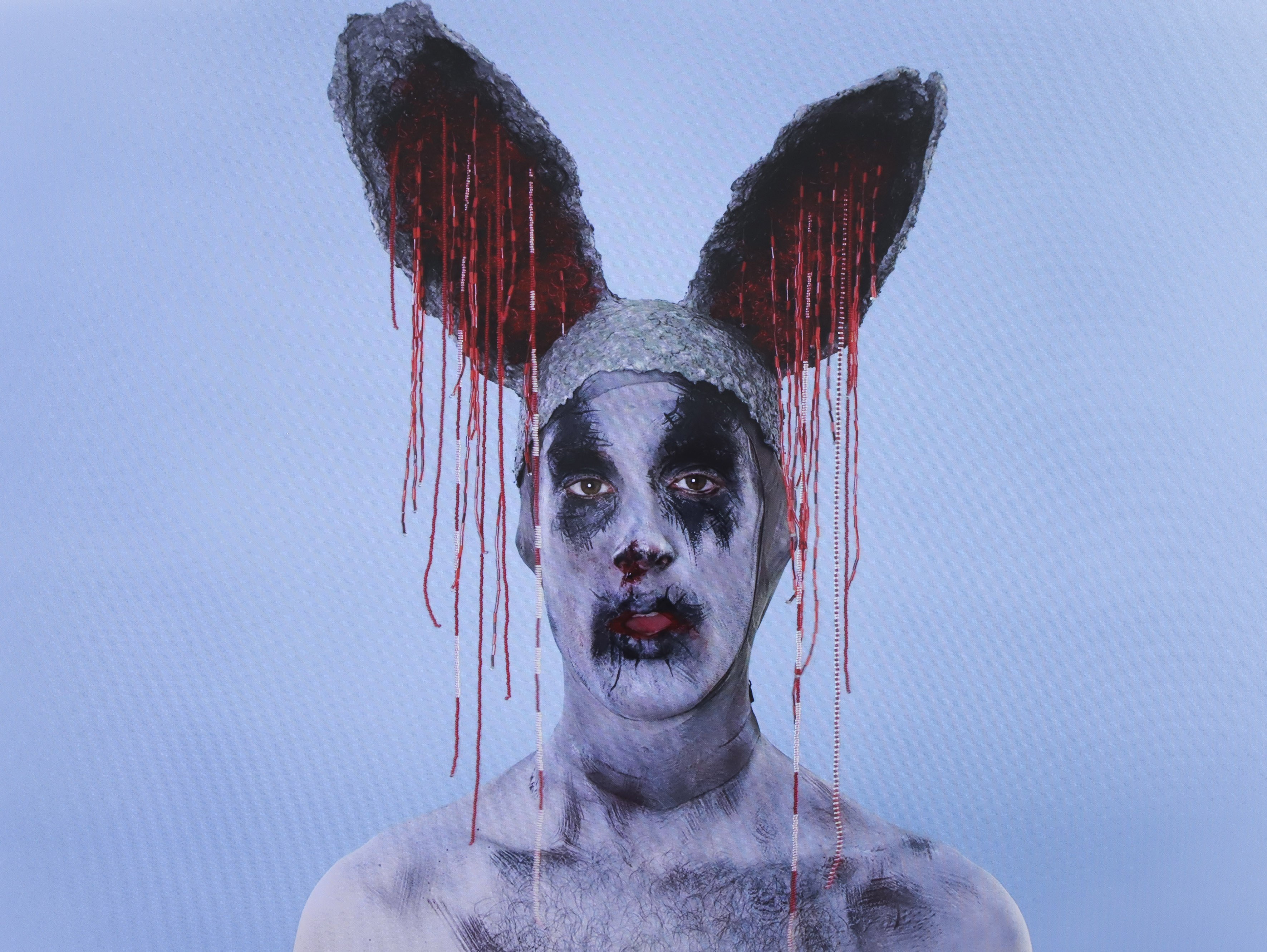 Nika Kupyrova (performer Trin Alt, makeup Dragana Suljic)