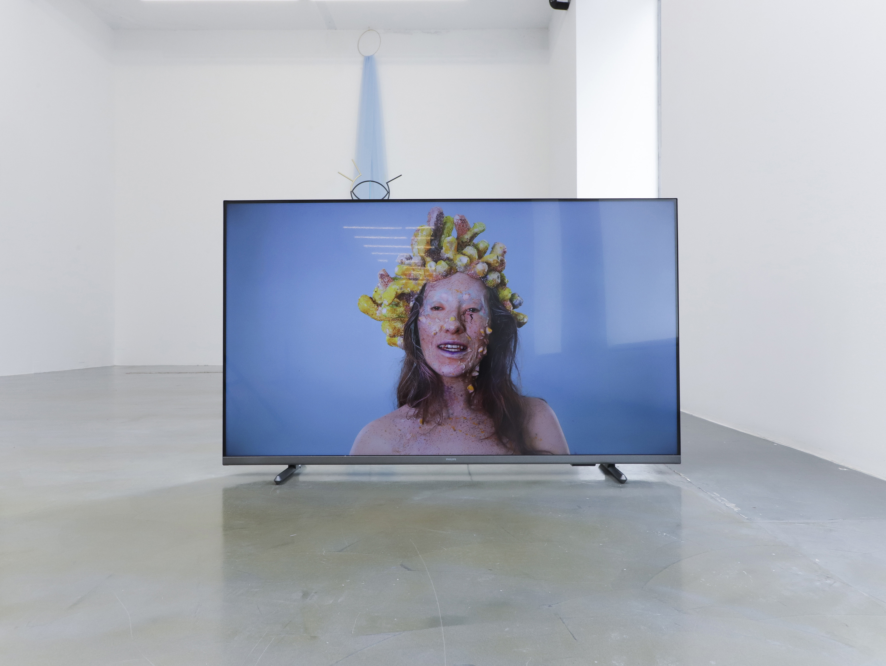 Nika Kupyrova (performer Teuta Jonuzi, makeup Dragana Suljic)