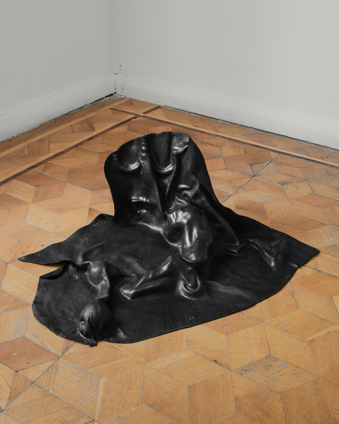 Ana Gzirishvili, Aviary, 2024, Leather Cast, 33x88x55 cm