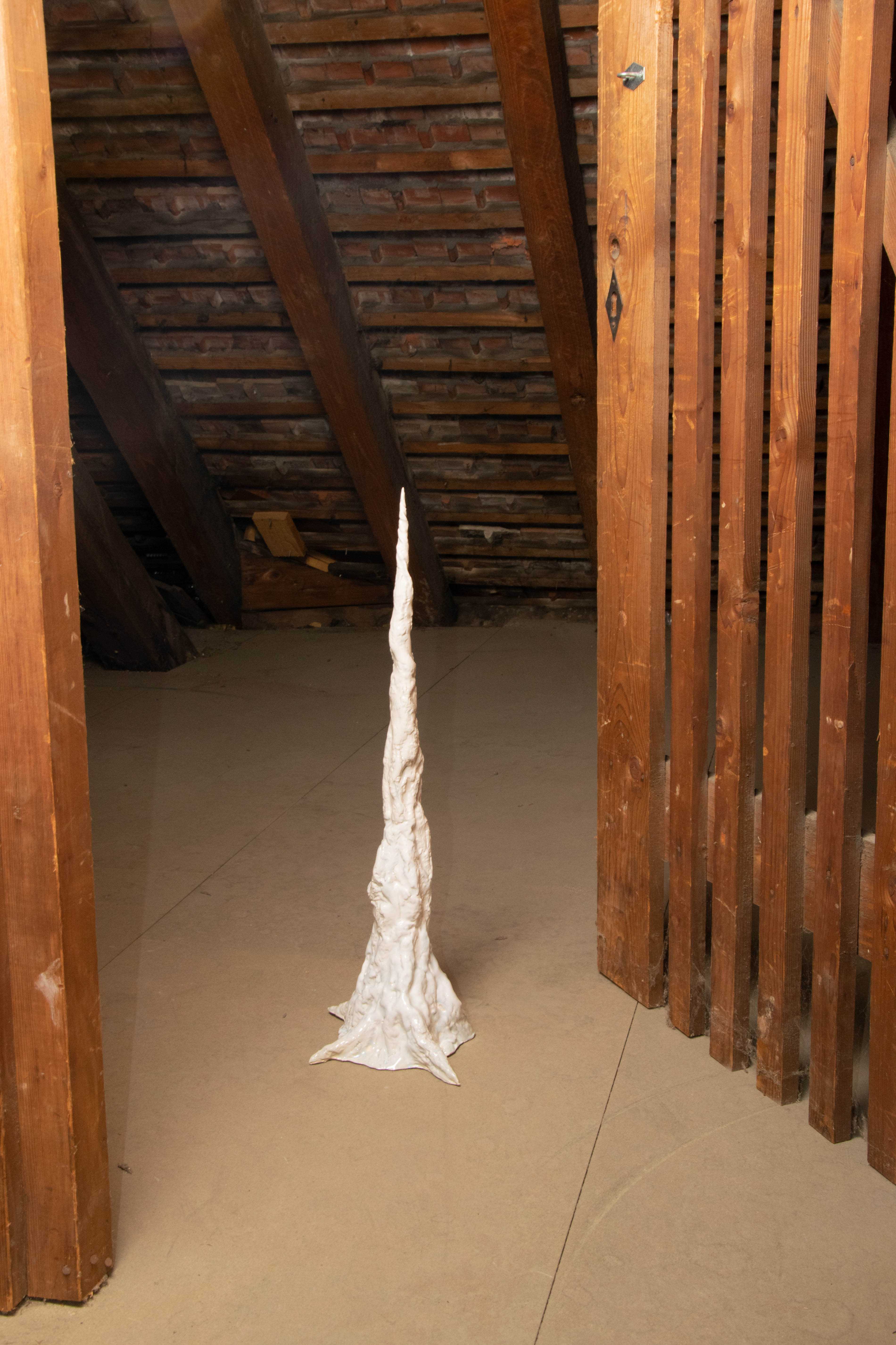 Xenia Landolf, When the earth lies resting beneath