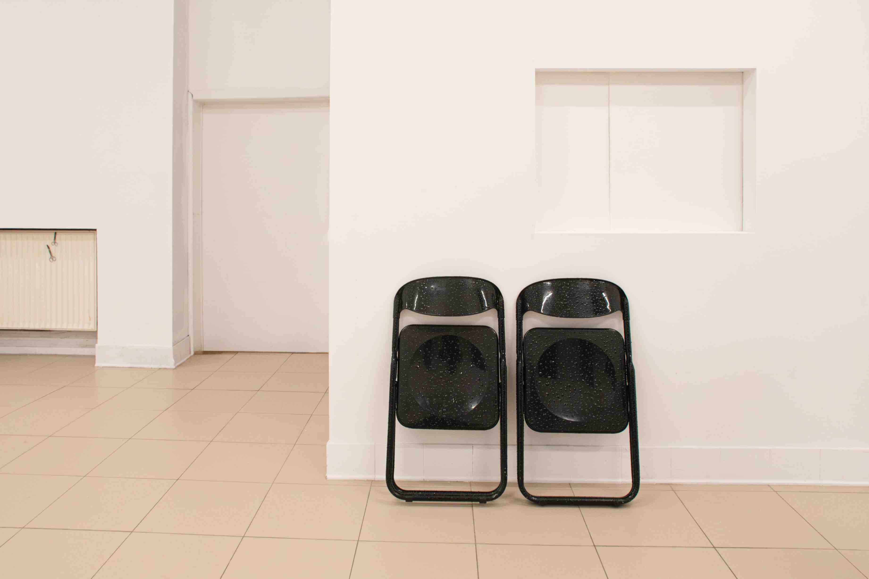 Leolie Greet, sweating the dust away, modified chairs, epoxy, 2024. Second Impressions, 14.09-20.10.24, KOMPLOT. Image Sara Hamedi
