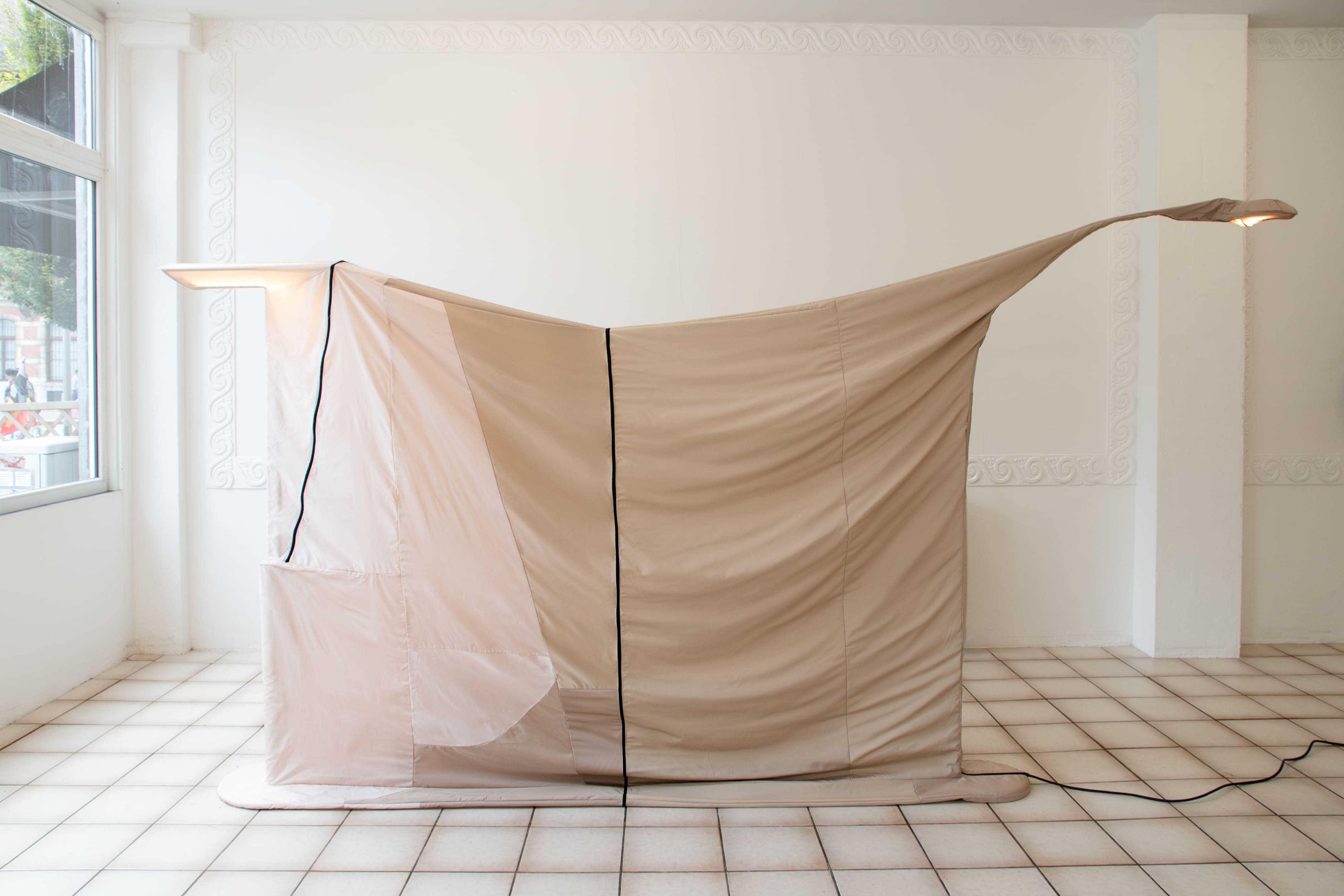 Gil Pellaton, Bo Butterfly. Gesture, chrysalis 1, two lamps, textile and zippers, 2024. Second Impressions, 14.09-20.10.24, KOMPLOT. Image Sara Hamedi