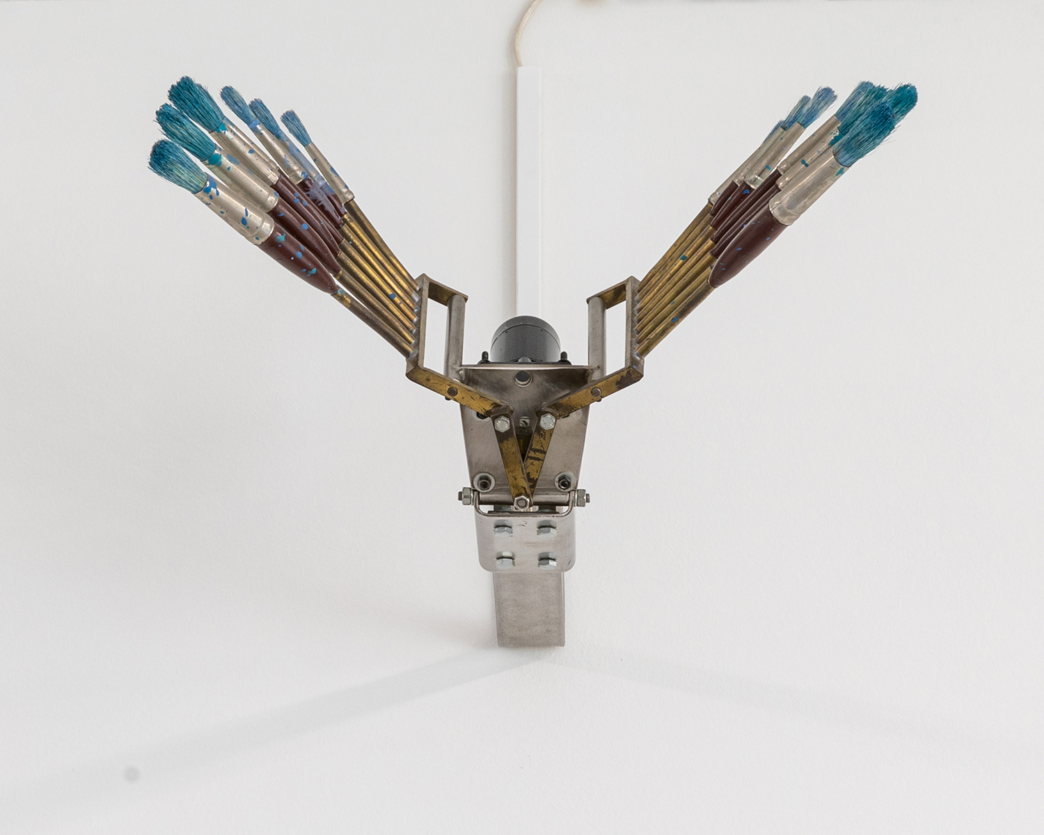 Exhibition view; Rebecca Horn, Brush Machine, 1989, detail, CALM - Centre d'Art La Meute, Lausanne, Switzerland, 2024 / Photo: Théo Dufloo / Courtesy of the artist, collection AL'H and CALM - Centre d'Art La Meute.