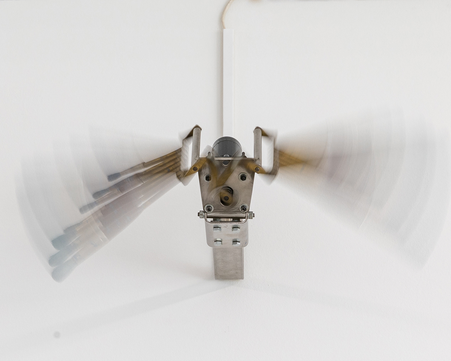 Exhibition view; Rebecca Horn, Brush Machine, 1989, detail, CALM - Centre d'Art La Meute, Lausanne, Switzerland, 2024/Photo: Théo Dufloo/Courtesy of the artist, collection AL'H and CALM - Centre d'Art La Meute.