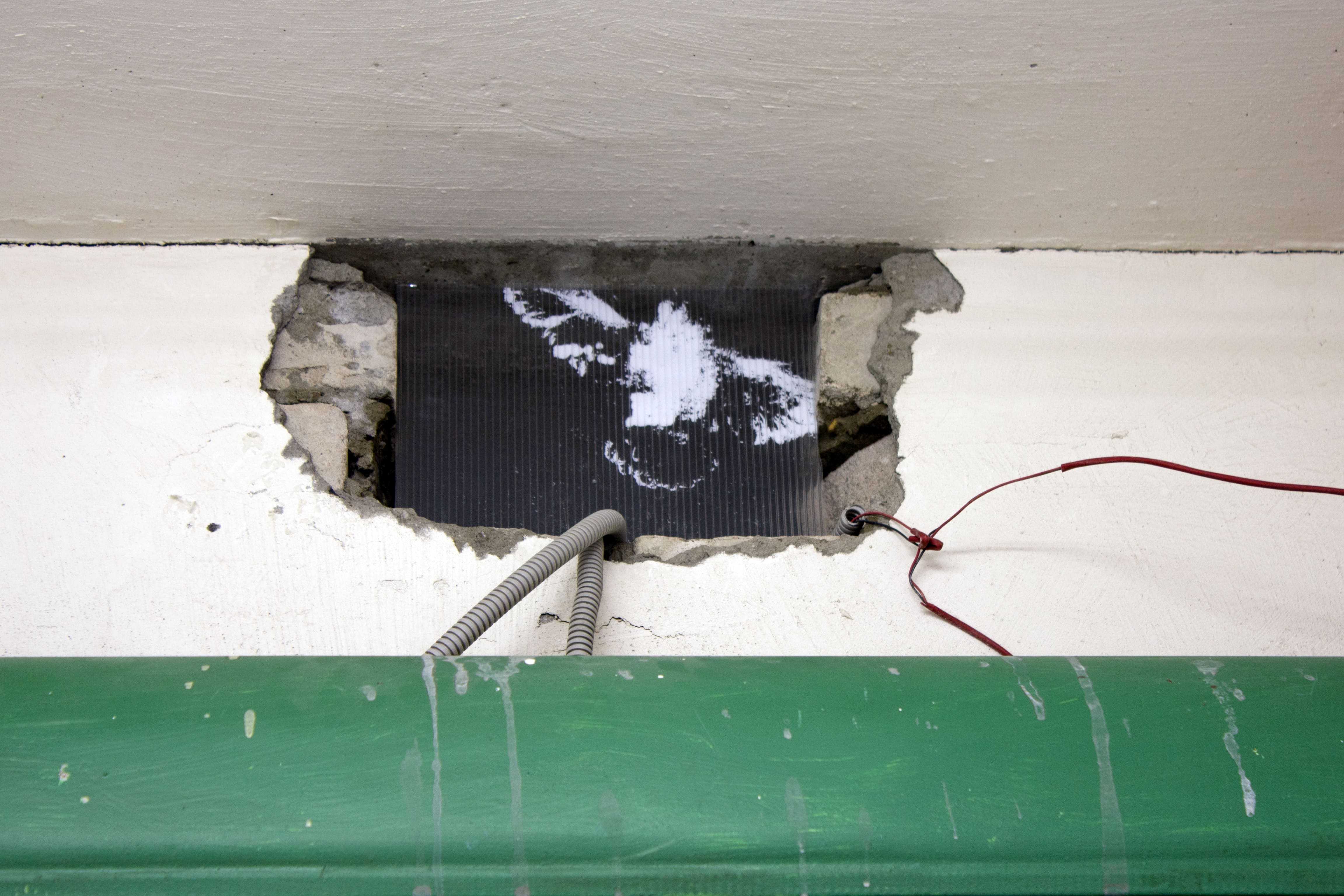Katya Antoshkina, Katya Vlasova, «Door», 2024. Polycarbonat, mixed media. Photo: Slava Nesterov.