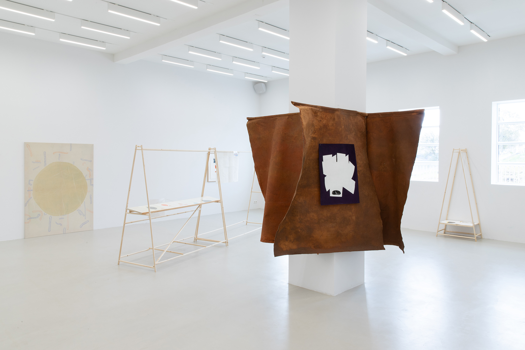 Detel Aurand / Claudia Hausfeld, The Air in Between, 2024-25, installation view. Courtesy of the artists, photo: Sisters Lumière
