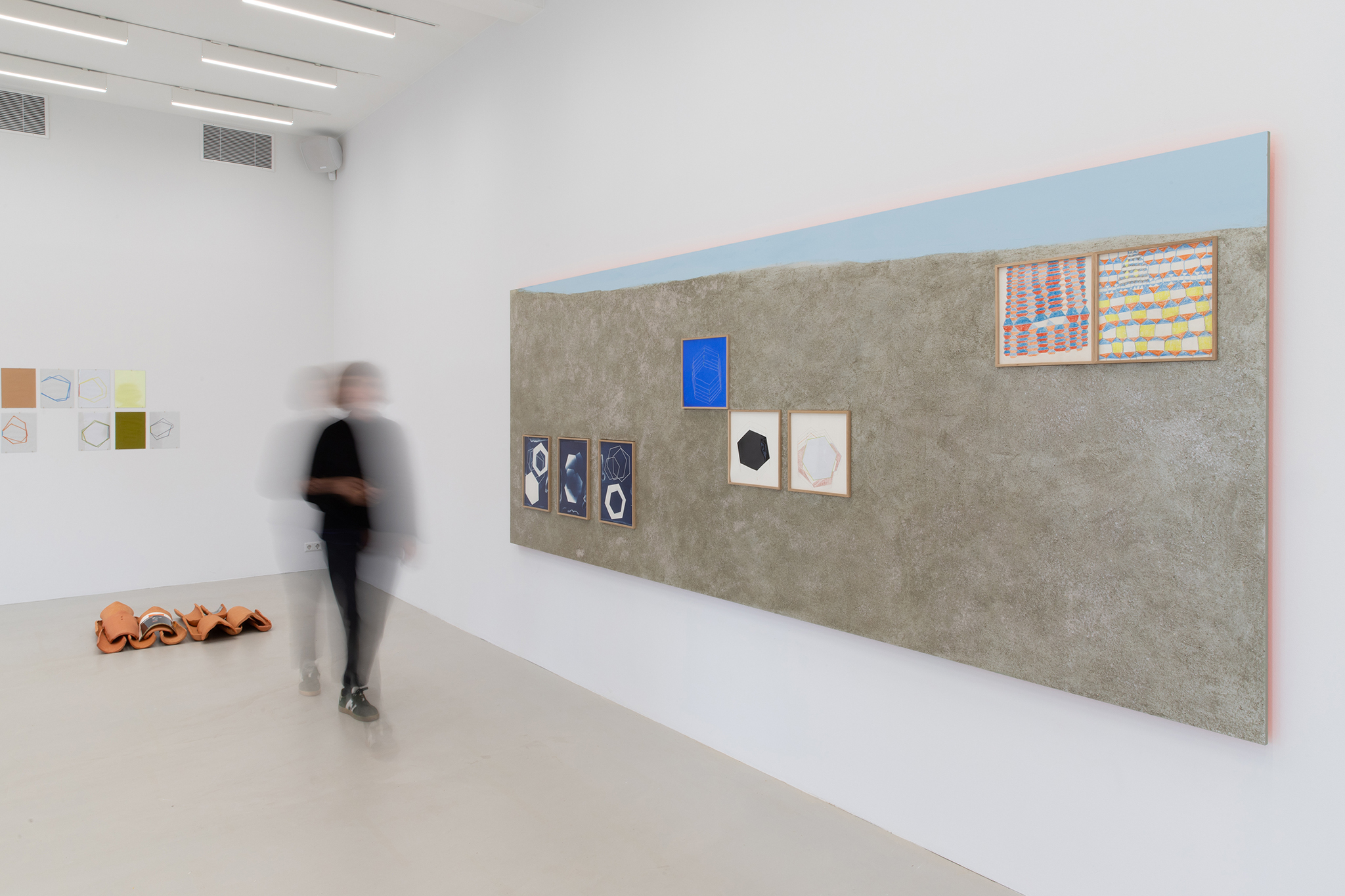 Detel Aurand / Claudia Hausfeld, The Air in Between, 2024-25, installation view. Courtesy of the artists, photo: Sisters Lumière