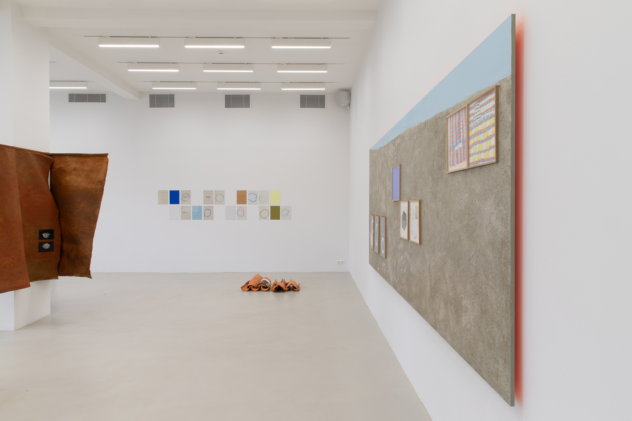 Detel Aurand / Claudia Hausfeld, The Air in Between, 2024-25, installation view. Courtesy of the artists, photo: Sisters Lumière