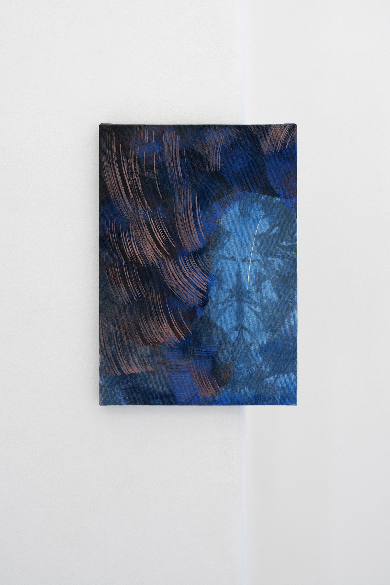 Ana Manso, âsilver seaâ, 2024 (Tie-dye, acrylic and oil on canvas, 50 x 35 cm).