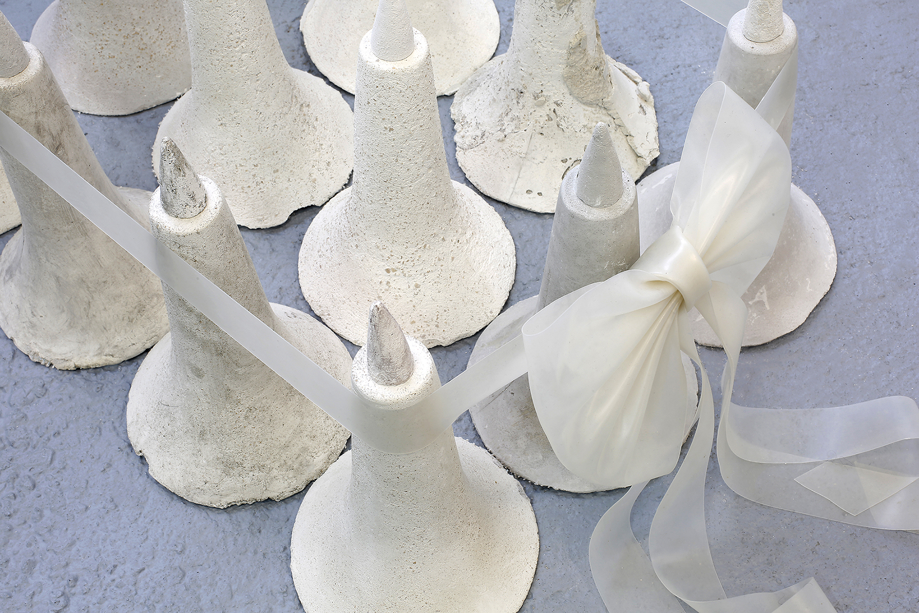 Maija Käyhkö: Untitled, 2024. plaster, concrete, latex