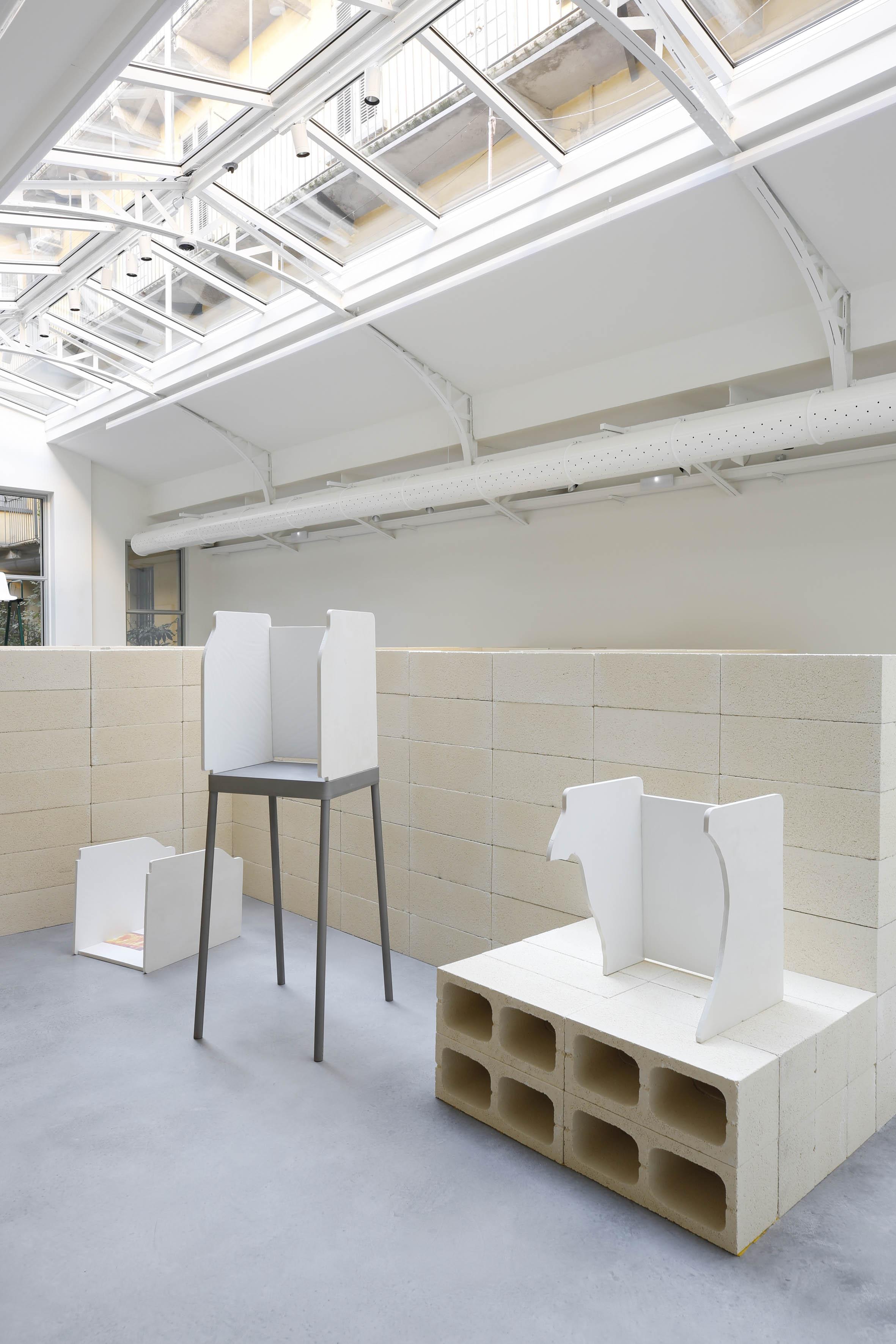 Work by Rebecca Moccia in the exhibition âSupponiamo un amoreâ, curated by Fondazione Officine Saffi in collaboration with Fosbury Architecture. Courtesy the artist and Fondazione Officine Saffi.