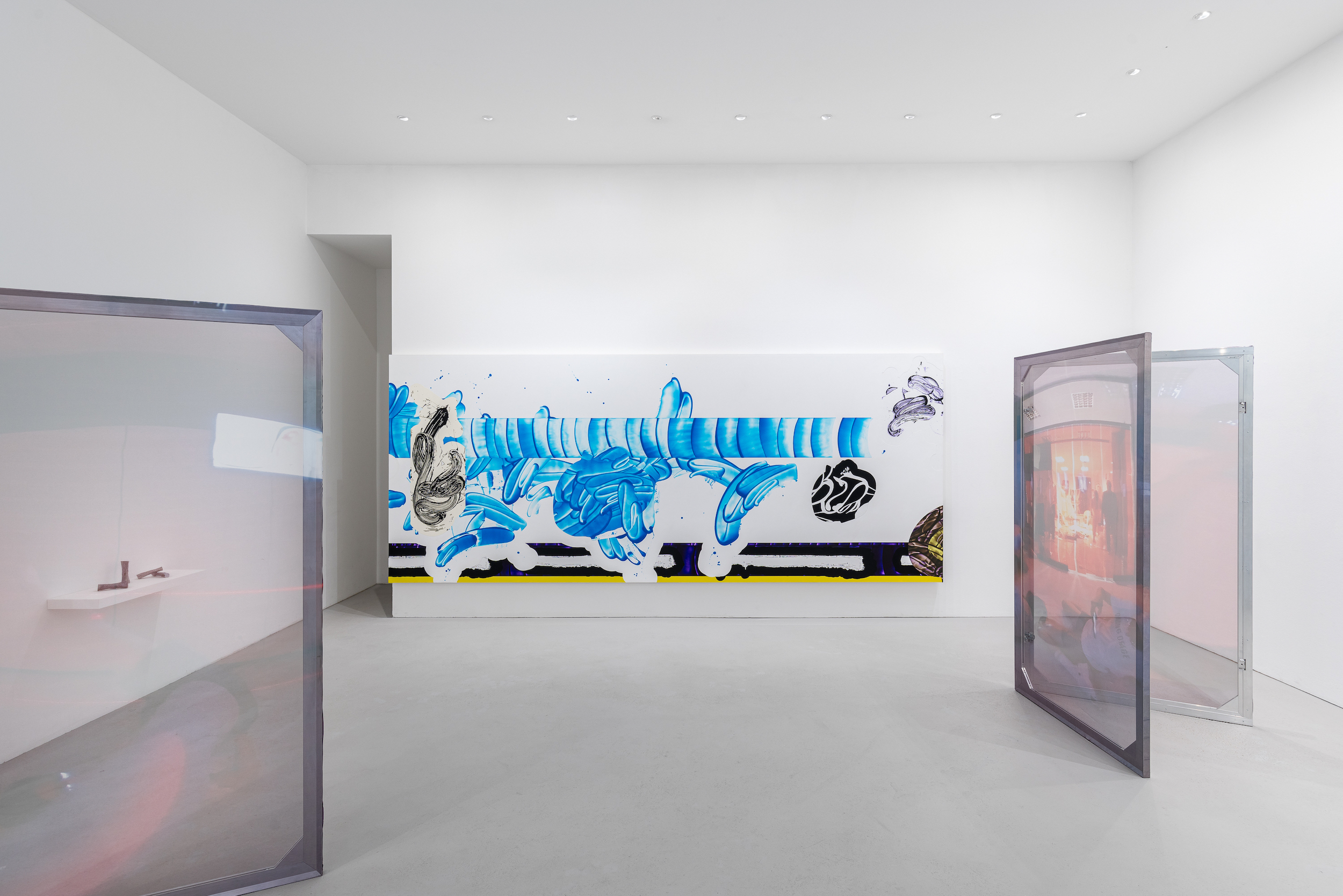Installation view, occasional urges, 2024 | Courtesy of max goelitz and Häusler Contemporary Zurich | Copyright of the artists | Photo: Dirk Tacke