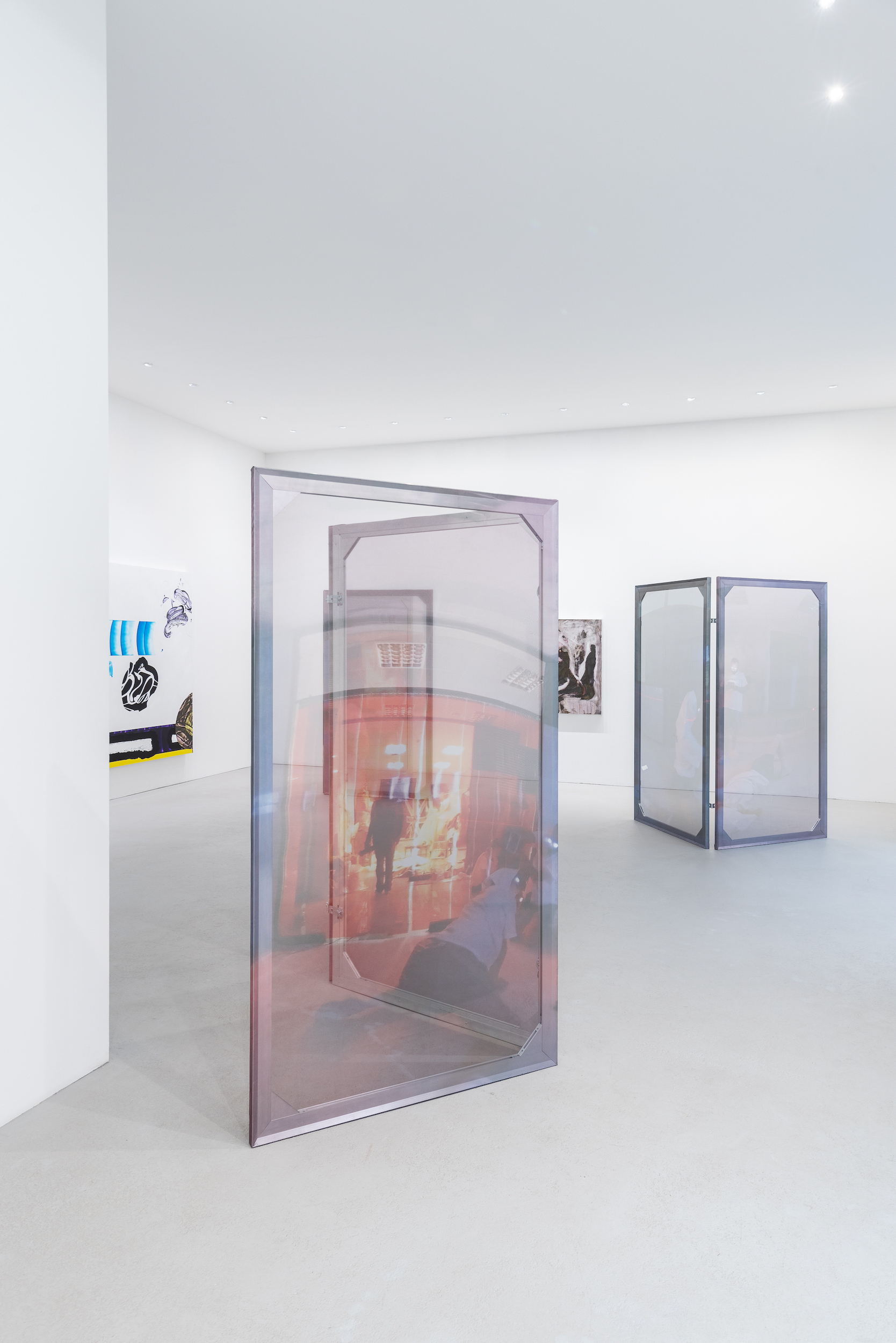 Installation view, occasional urges, 2024 | Courtesy of max goelitz and Häusler Contemporary Zurich | Copyright of the artists | Photo: Dirk Tacke