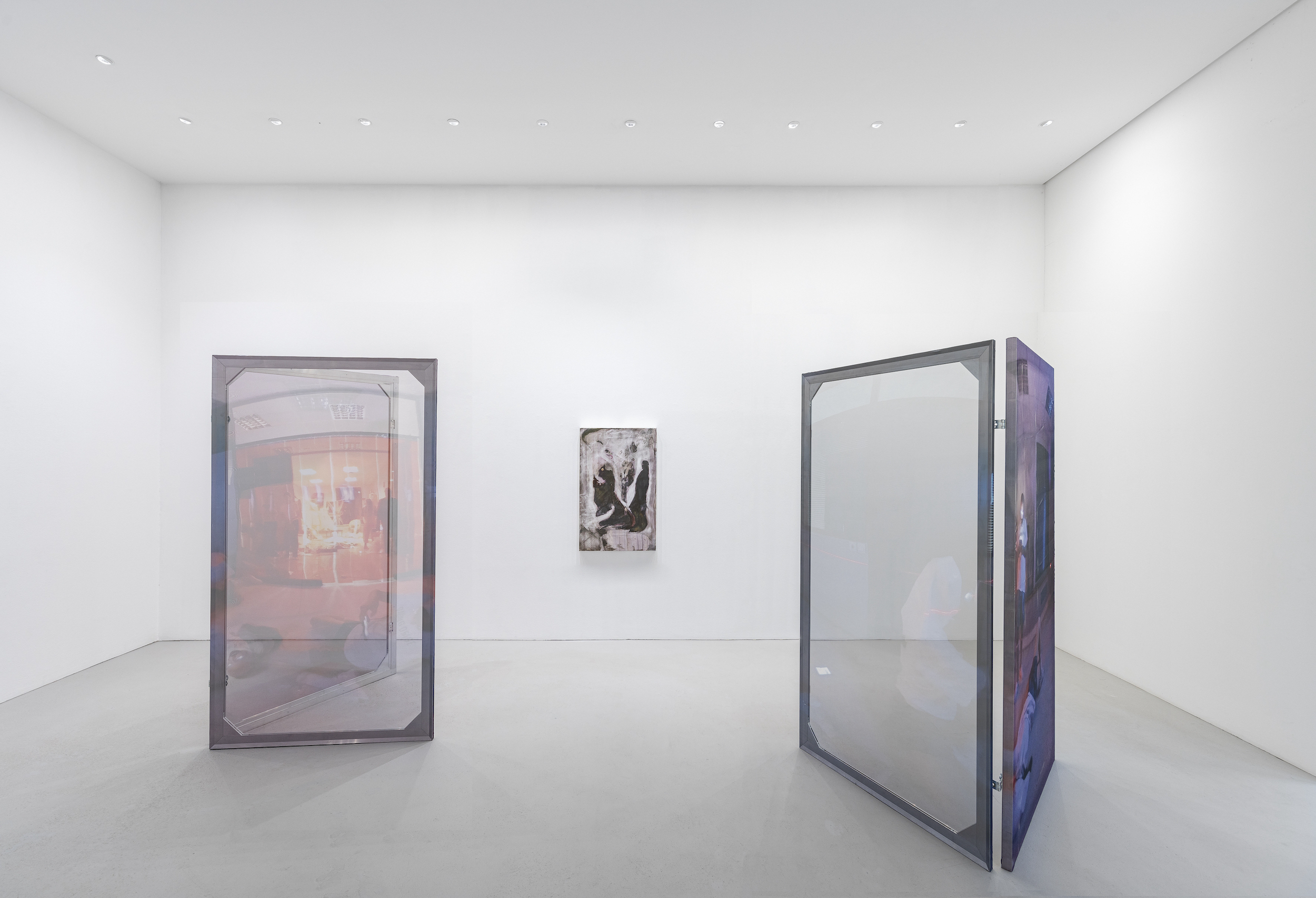 Installation view, occasional urges, 2024 | Courtesy of max goelitz and Häusler Contemporary Zurich | Copyright of the artists | Photo: Dirk Tacke