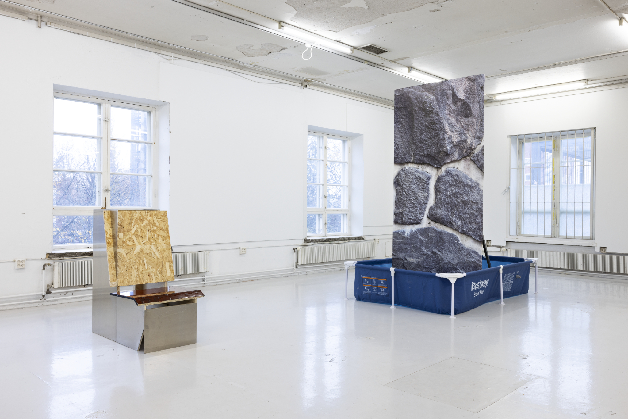 installation view, KUUMAA TIILTÄ, SIC, Helsinki