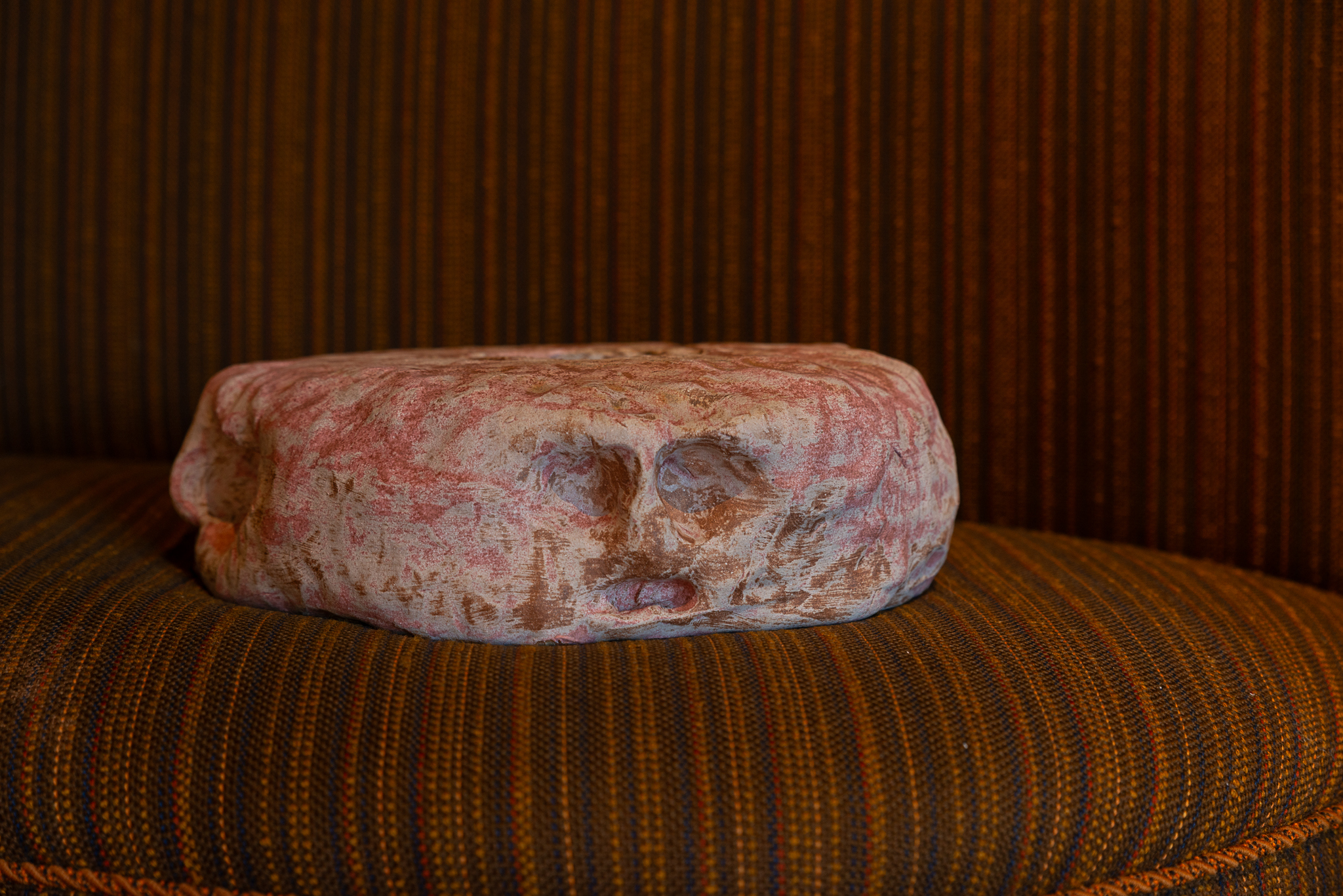 Untitled (sofa pot), (2024) Glazed stoneware, Courtesy of the artist and Norwegian Sculptors Society