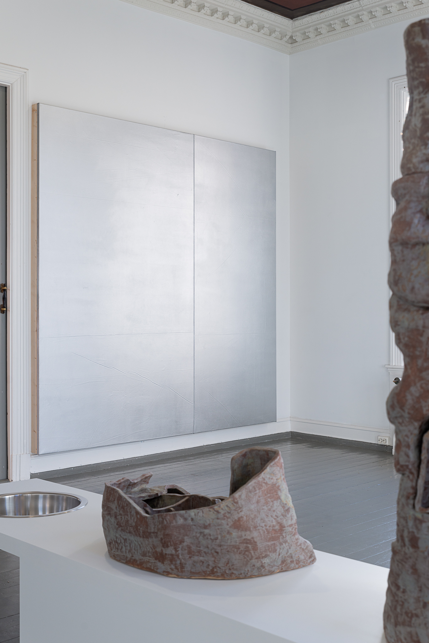 Installation view, Grass huts and mud fortresses (the smoking lounge). Courtesy of the artist and Norwegian Sculptors Society