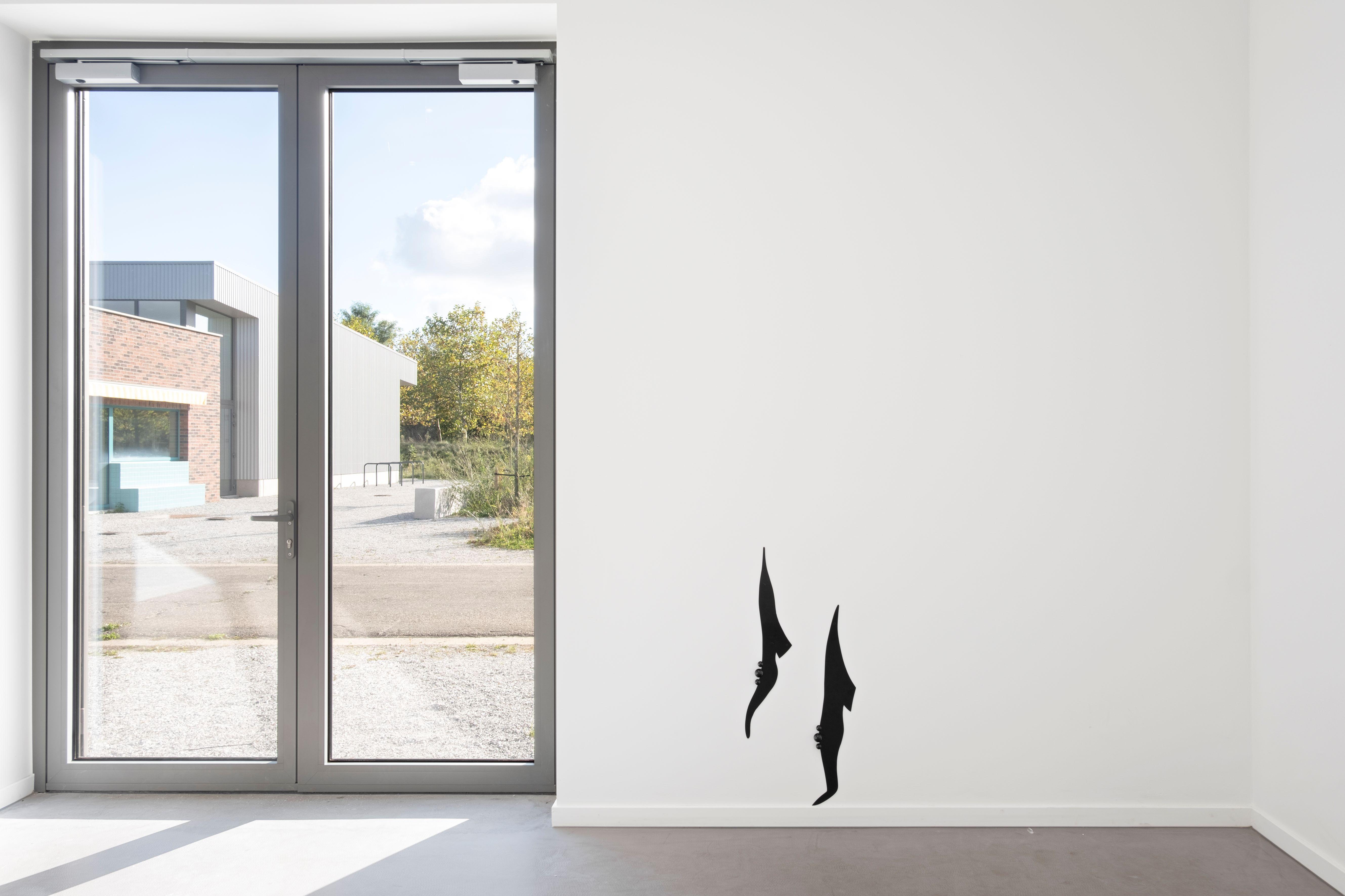 Shh... ! (spikes), Julie Béna, 2021, Powder coated steel (installation view)