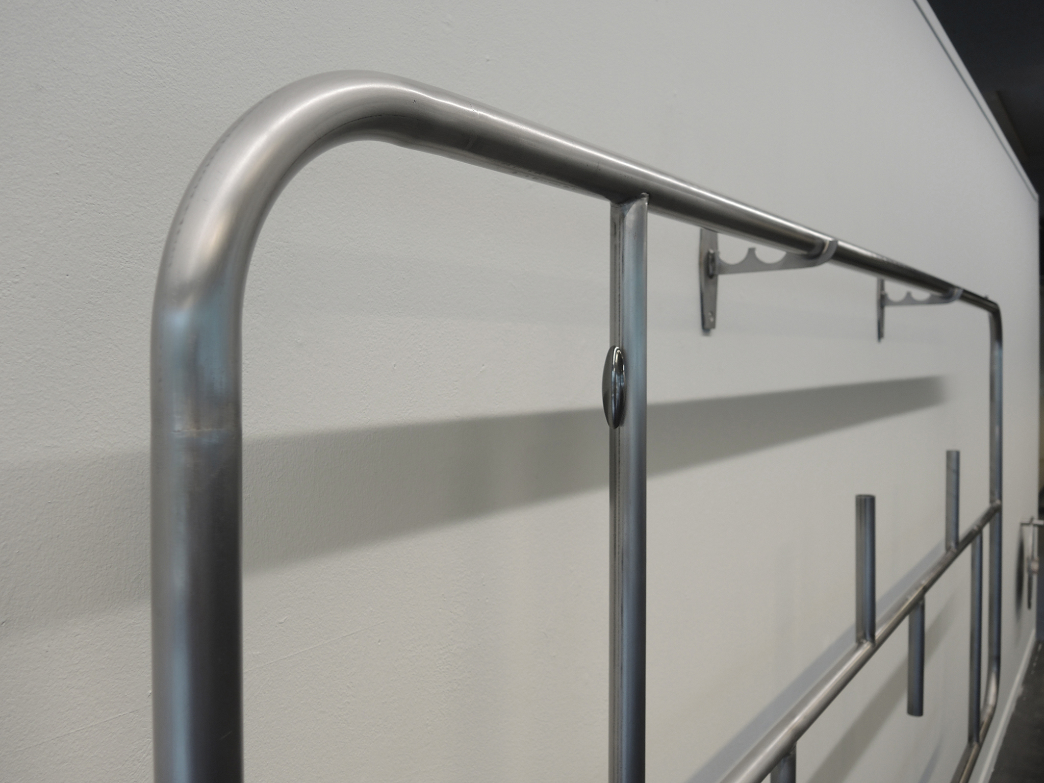 Sibylle Eimermacher, âPose #5â (detail), steel, hematite / magnetite, 2018