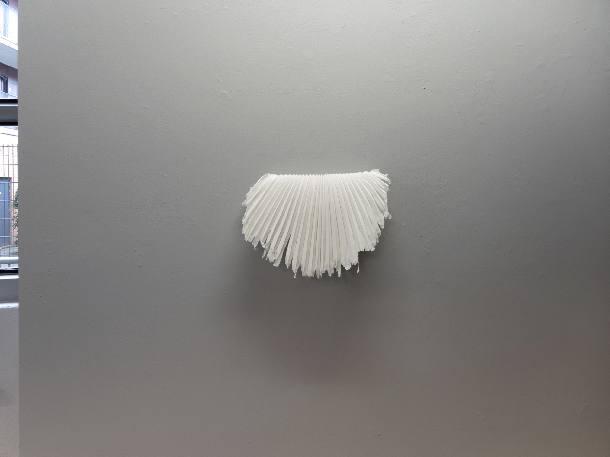 Annegret Kellner, âSemiramis Sway Serie - Washingtonia palmâ, silicone cast on steel bracket, 2022