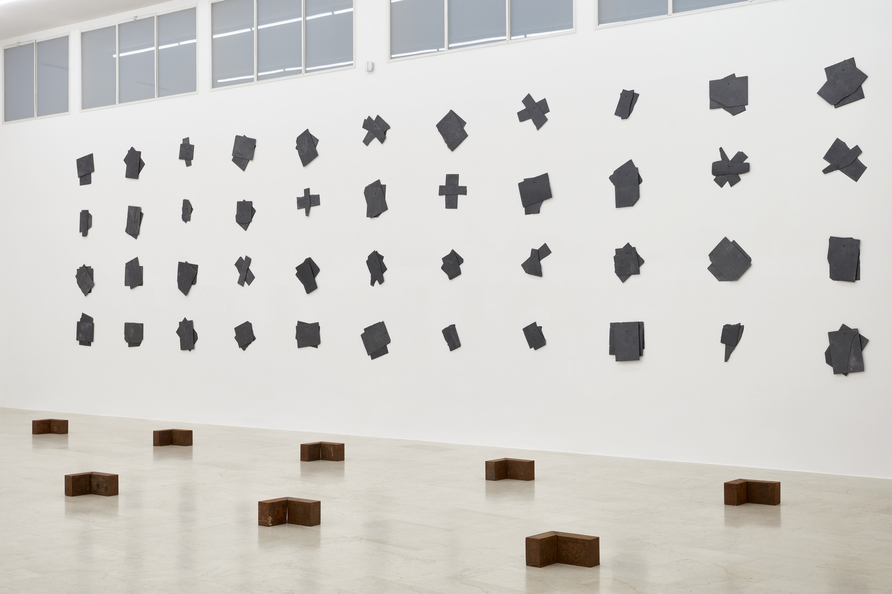 Richard Nonas, 2024, installation view, P420, Bologna (Courtesy P420, Bologna) (Photo credit Carlo Favero)