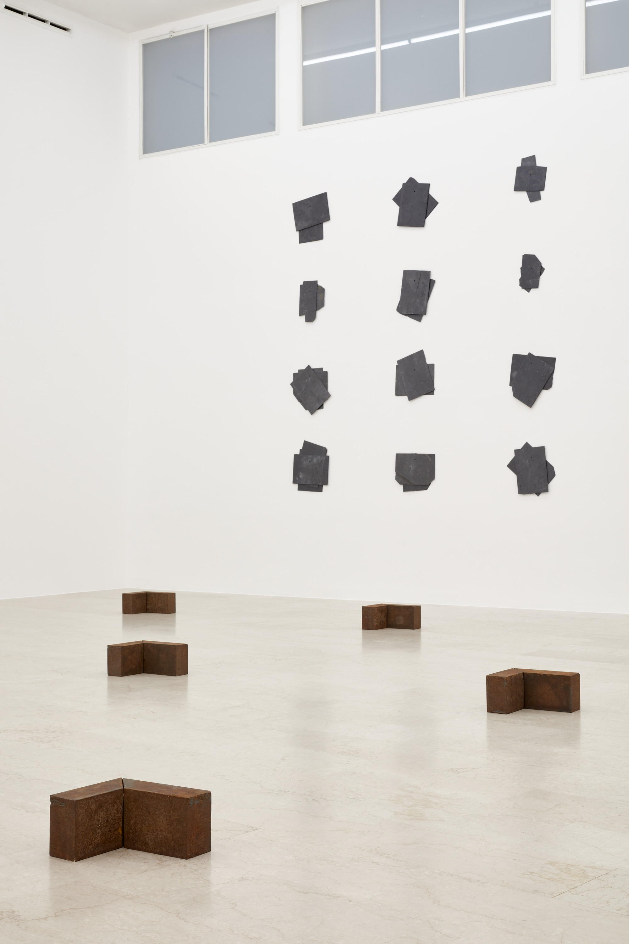 Richard Nonas, 2024, installation view, P420, Bologna (Courtesy P420, Bologna) (Photo credit Carlo Favero)