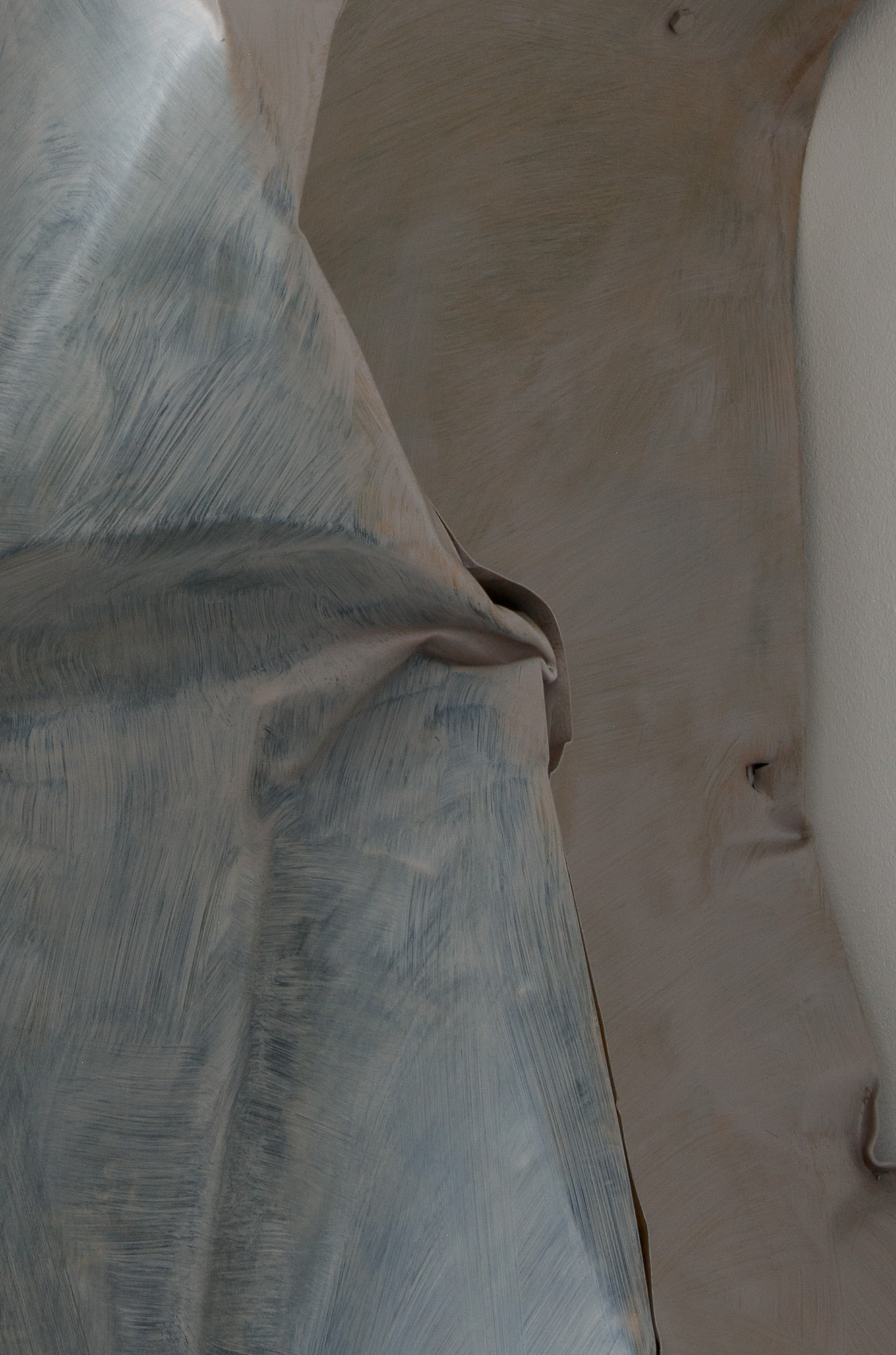 Meuser, "Der hat einen Hau" (detail), 2024, steel and oil paint, 182 x 63 x 60 cm, 71 5/8 x 24 3/4 x 23 5/8 in, copyright the artist, courtesy the artist and Galerie Nordenhake Berlin/ Stockholm/ Mexico City, photo by Matthias Lindner