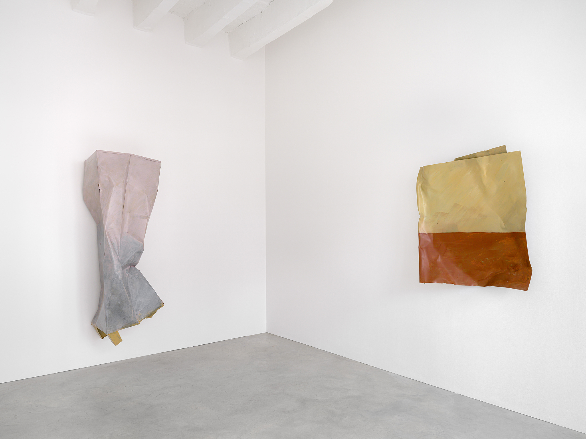 Meuser, "Hängepartie", Galerie Nordenhake Berlin 2024, copyright the artist, courtesy the artist and Galerie Nordenhake Berlin/ Stockholm/ Mexico City, photo by Gerhard Kassner
