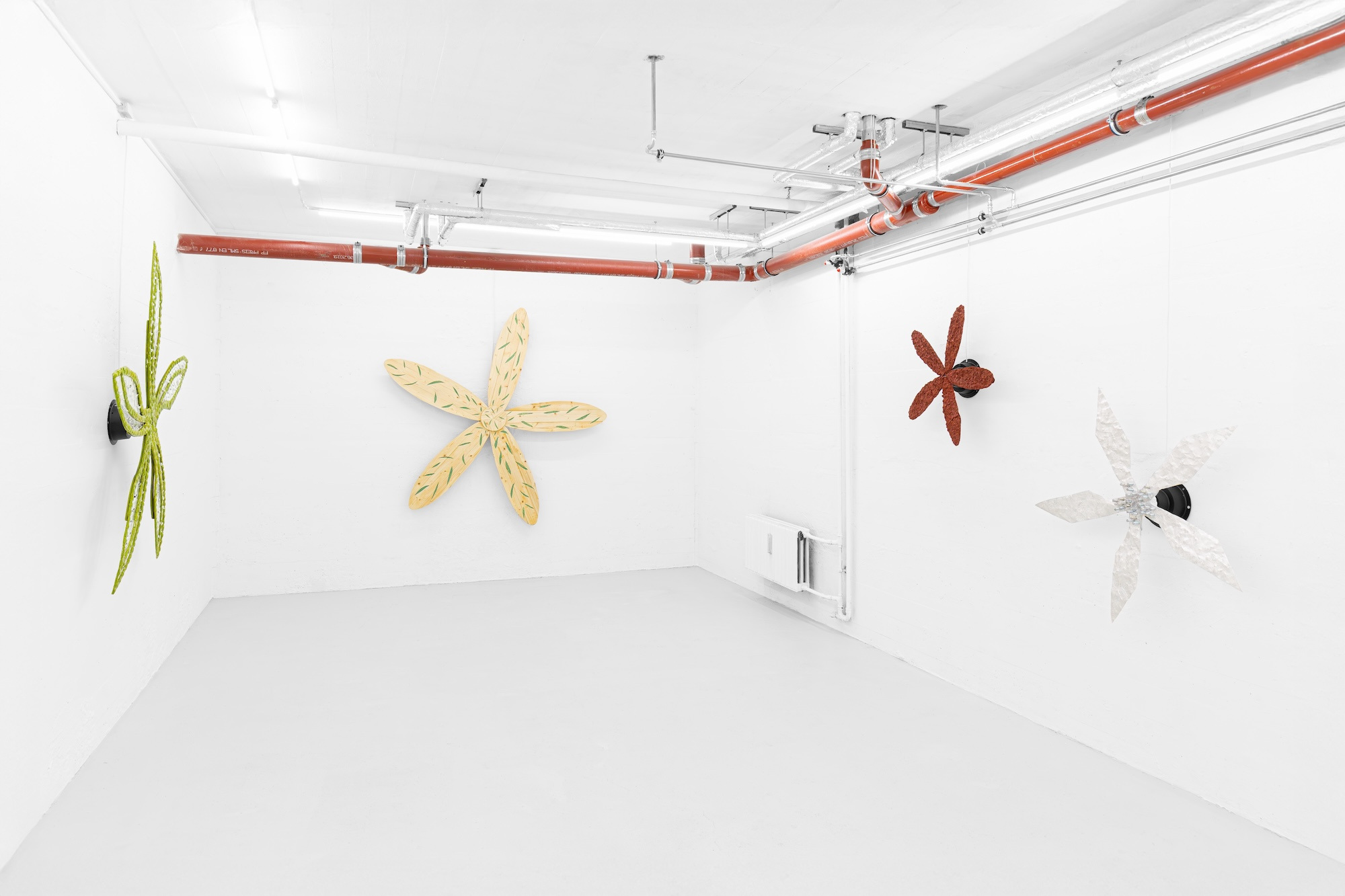 Sif HedegÄrd, Installation view at Matteo Cantarella, 12.12.24 - 01.02.25