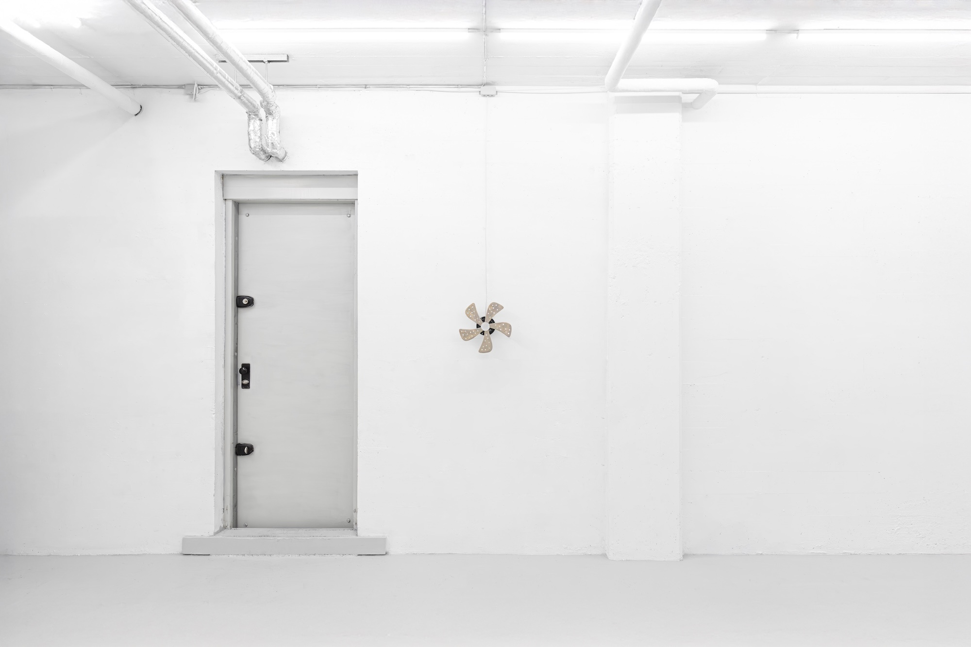 Sif HedegÄrd, Installation view at Matteo Cantarella, 12.12.24 - 01.02.25