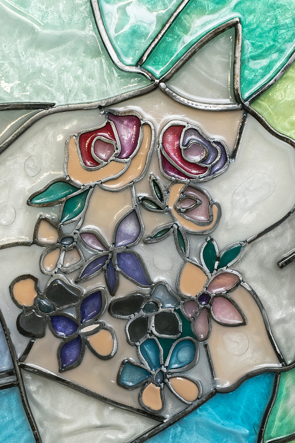 Lucia Leuci, Cuscino floreale, 2024, Iron, resin, pigments, aluminium, 36x63 cm