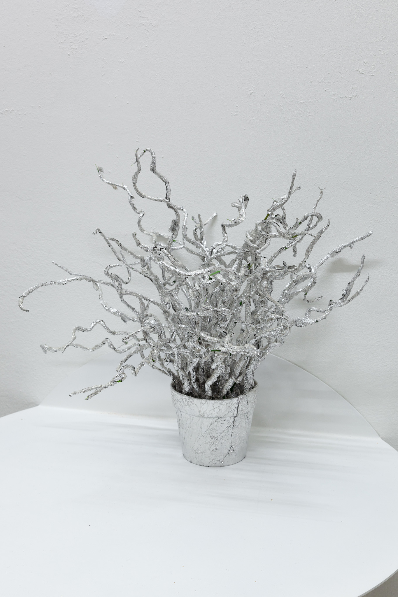 Hannah Heilmann, This, 2013  Artificial plant, tin foil