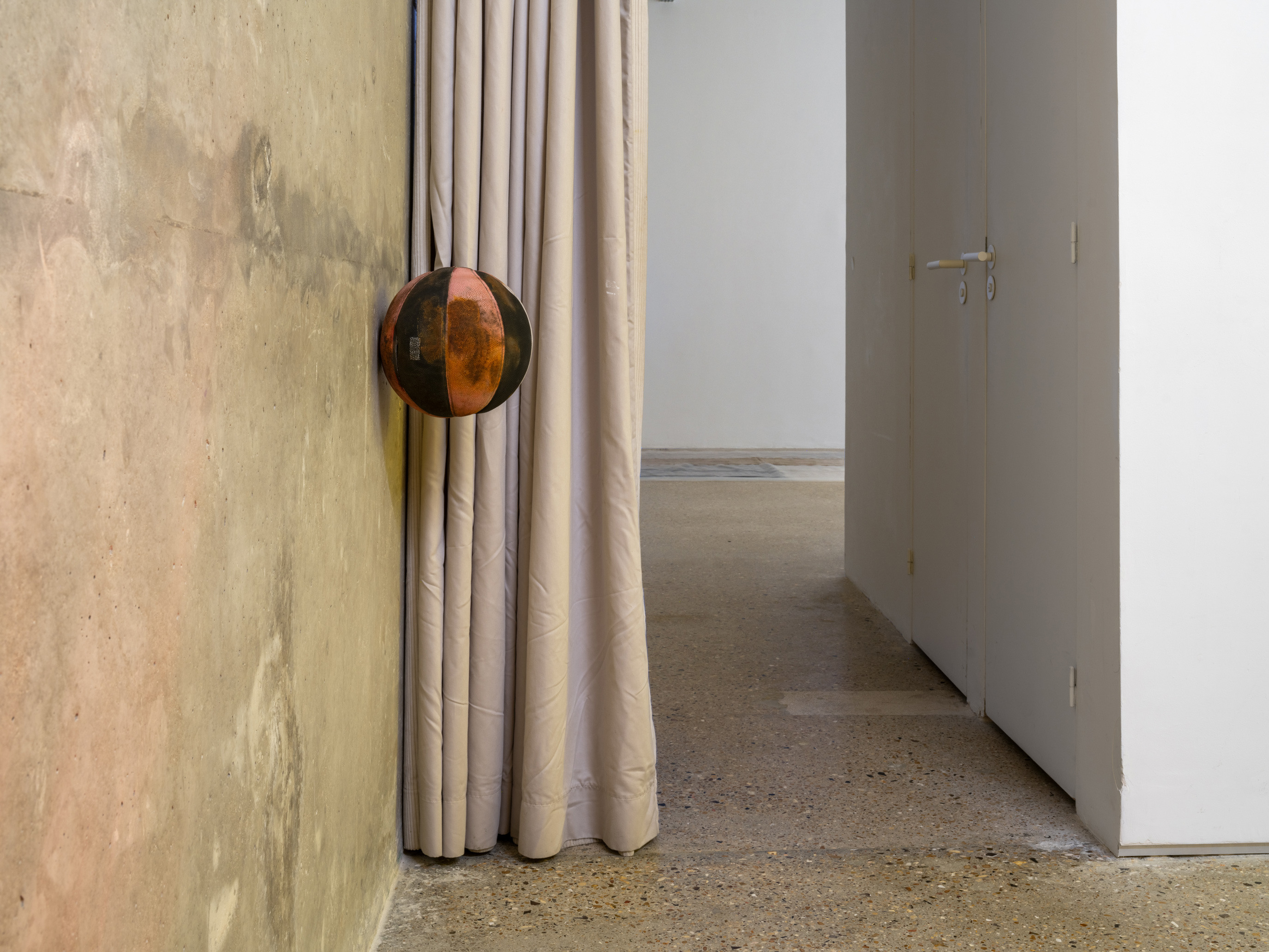 Exhibition view, 2025, Crèvecœur, Paris. Courtesy of the artist and Crèvecœur, Paris. Photo: Martin Argyroglo