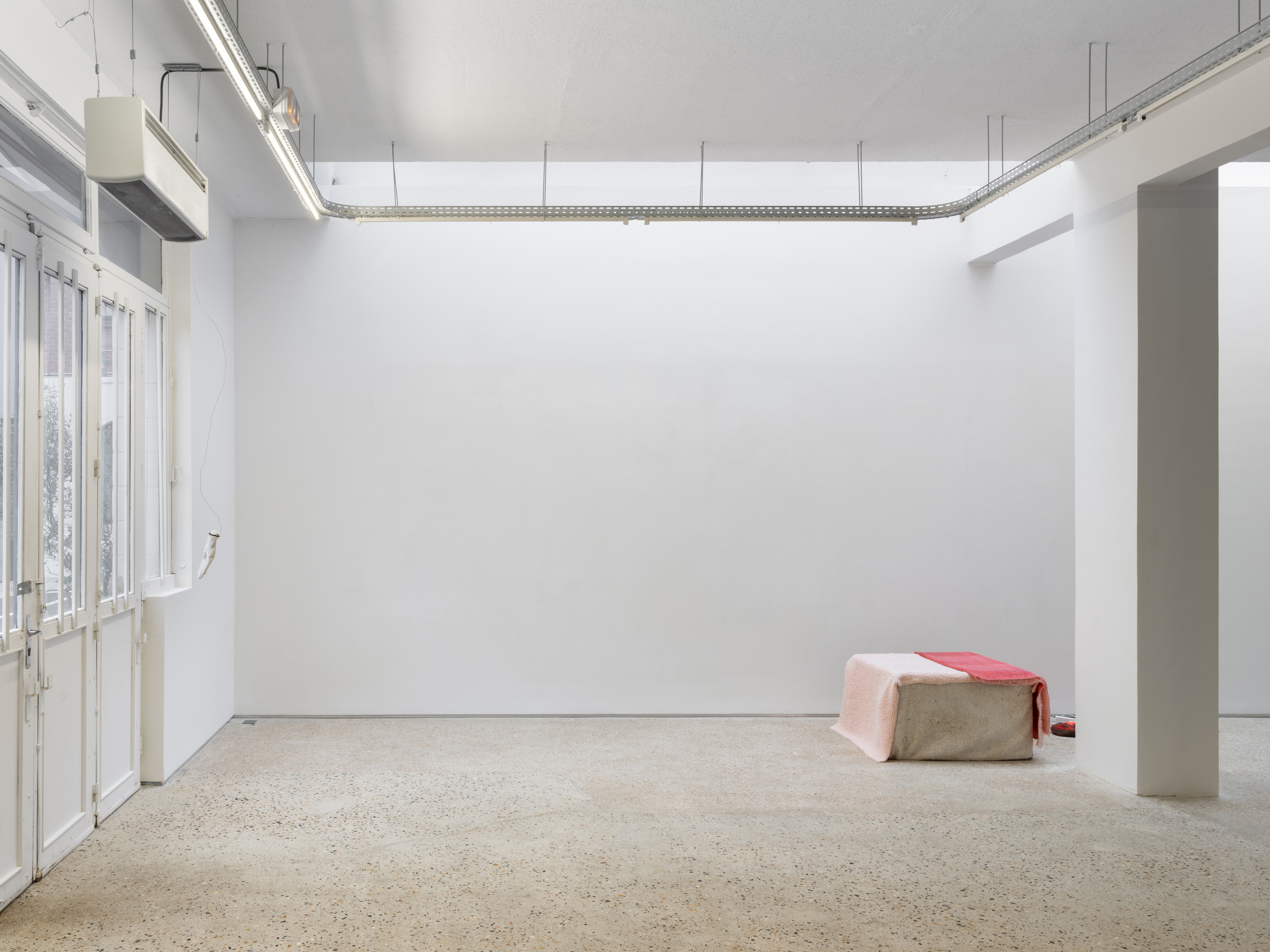 Exhibition view, 2025, Crèvecœur, Paris. Courtesy of the artist and Crèvecœur, Paris. Photo: Martin Argyroglo