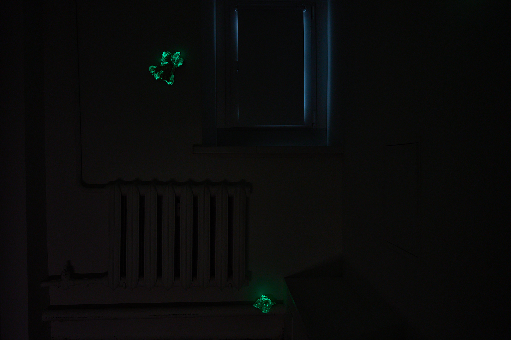 'What Lies Beneath the Sheetâ, 2025, polycaprolactone, 20x16cm, âSlimeâ, 2025, polycaprolactone, 9x13cm