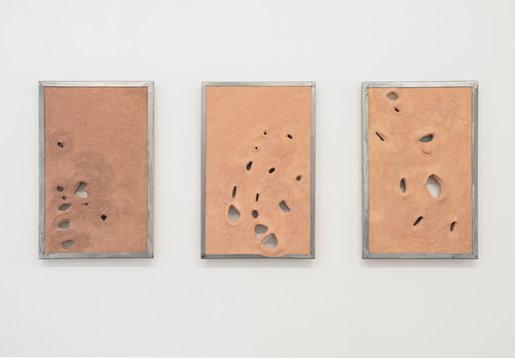 Marta Margnetti, Fa formicolare la stanza, 2023-2024, Villa Bernasconi. Photo by Dylan Perrenoud.