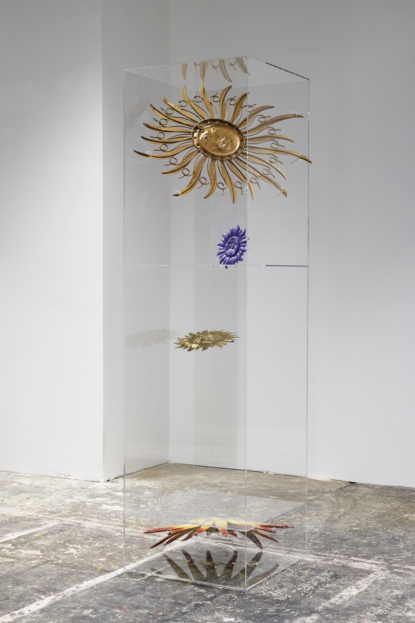 Hêlîn Alas Dasein 2, 2025 Sheet metal, lacquer, acrylic glass, 180 x 50 x 50 cm