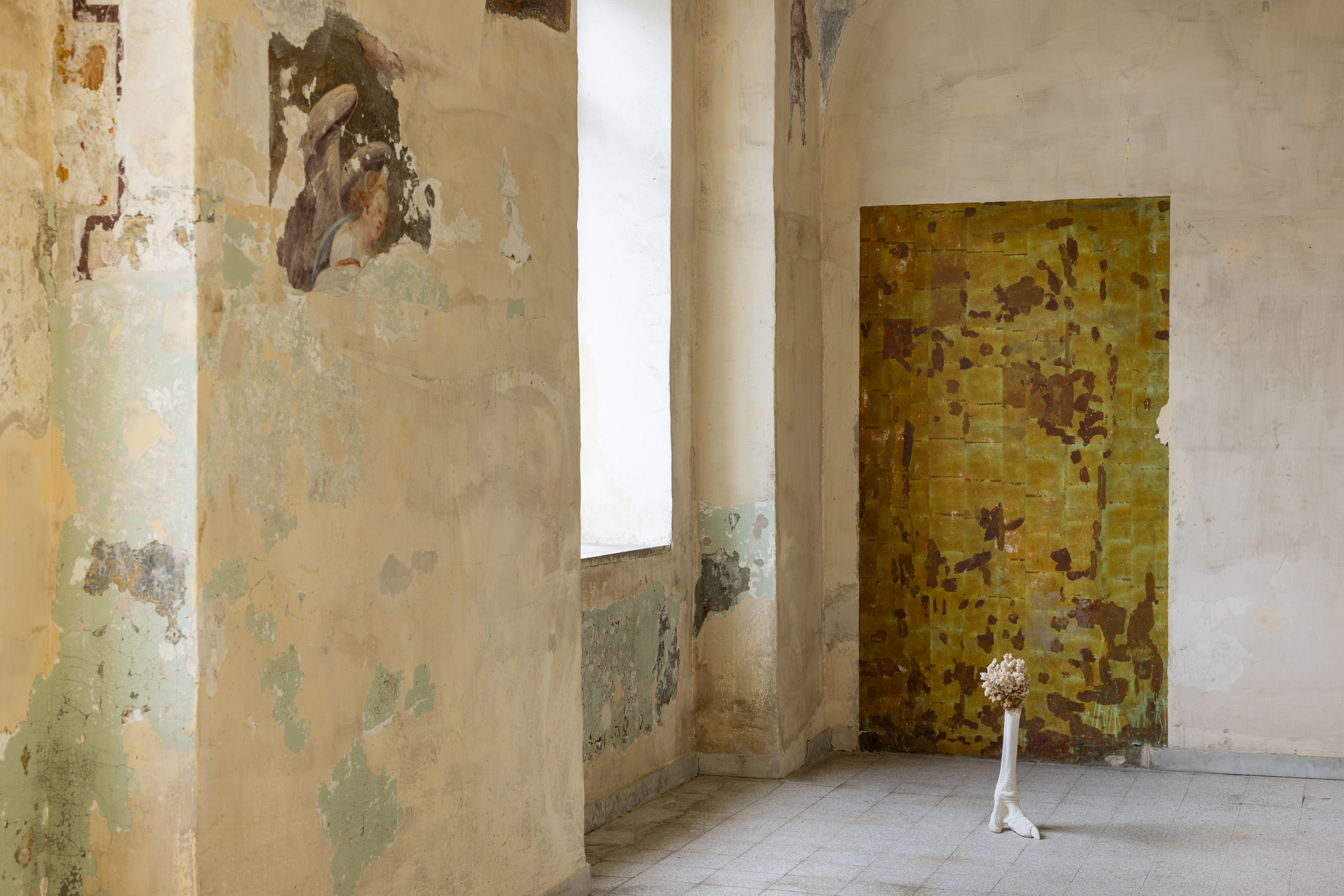 L’istinto ha preservato la mia specie. Luca Petti in dialogo con la collezione Fabio Frasca, exhibition view, La Santissima - Community Hub, Napoli, 2025, ph (c) Danilo Donzelli, courtesy Attiva Cultural Projects