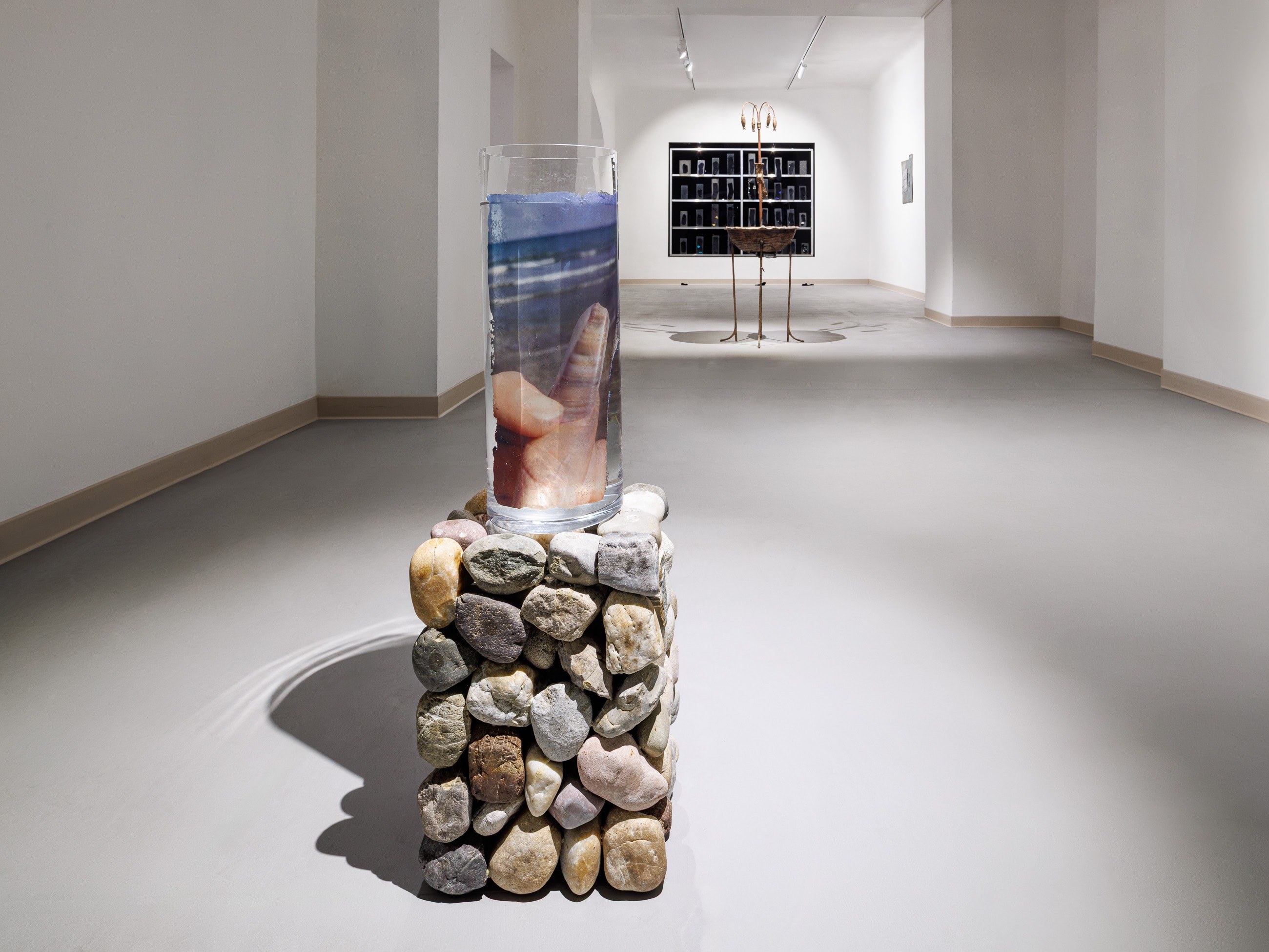 Let it go, see what stays, glass, water, rocks, thermoplastic, photo: Szymon SokoĆowski
