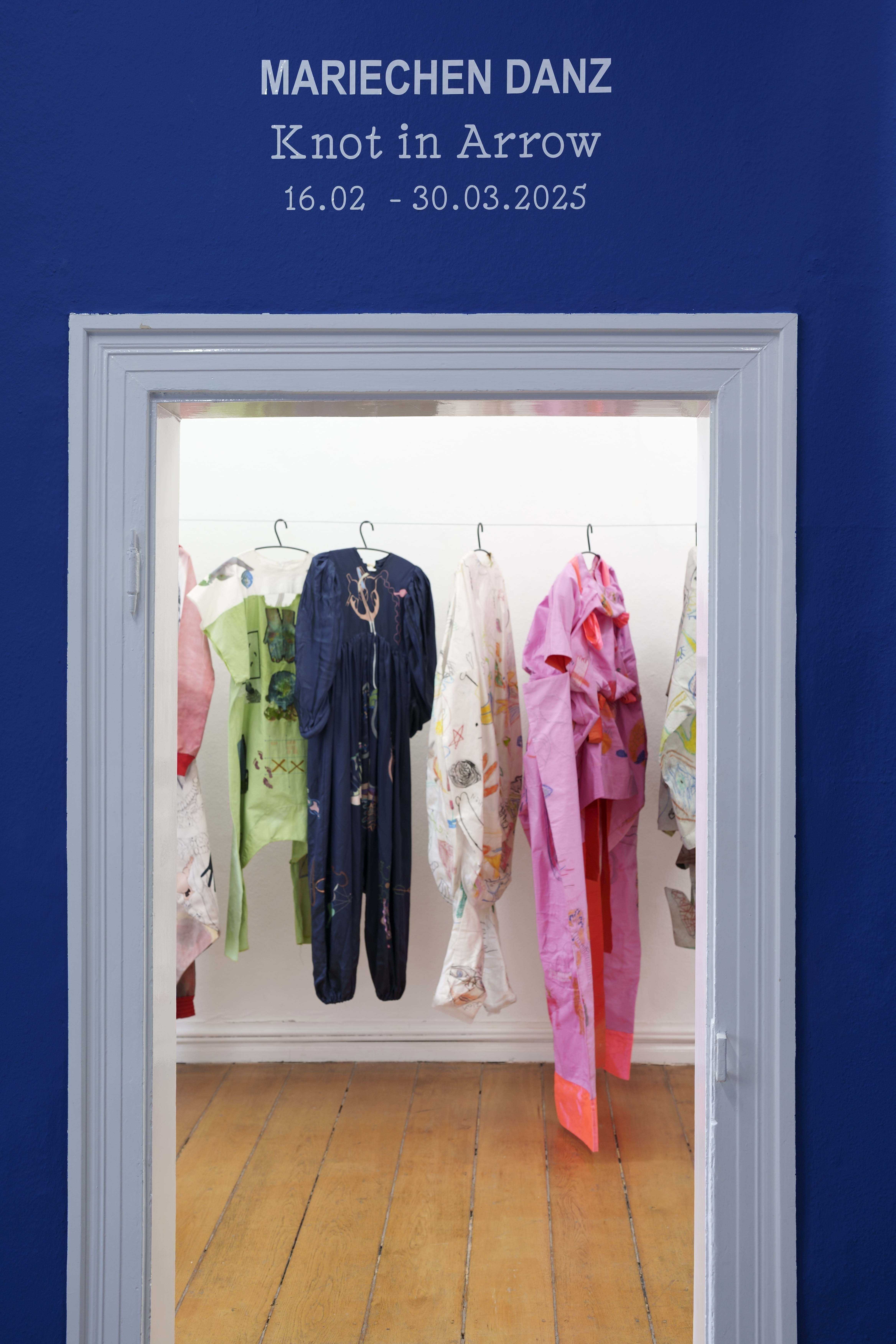 Mariechen Danz, Knot in Arrow, 2025, Installation view at Kunstverein Arnsberg. Photo: Michel Ptasinski.