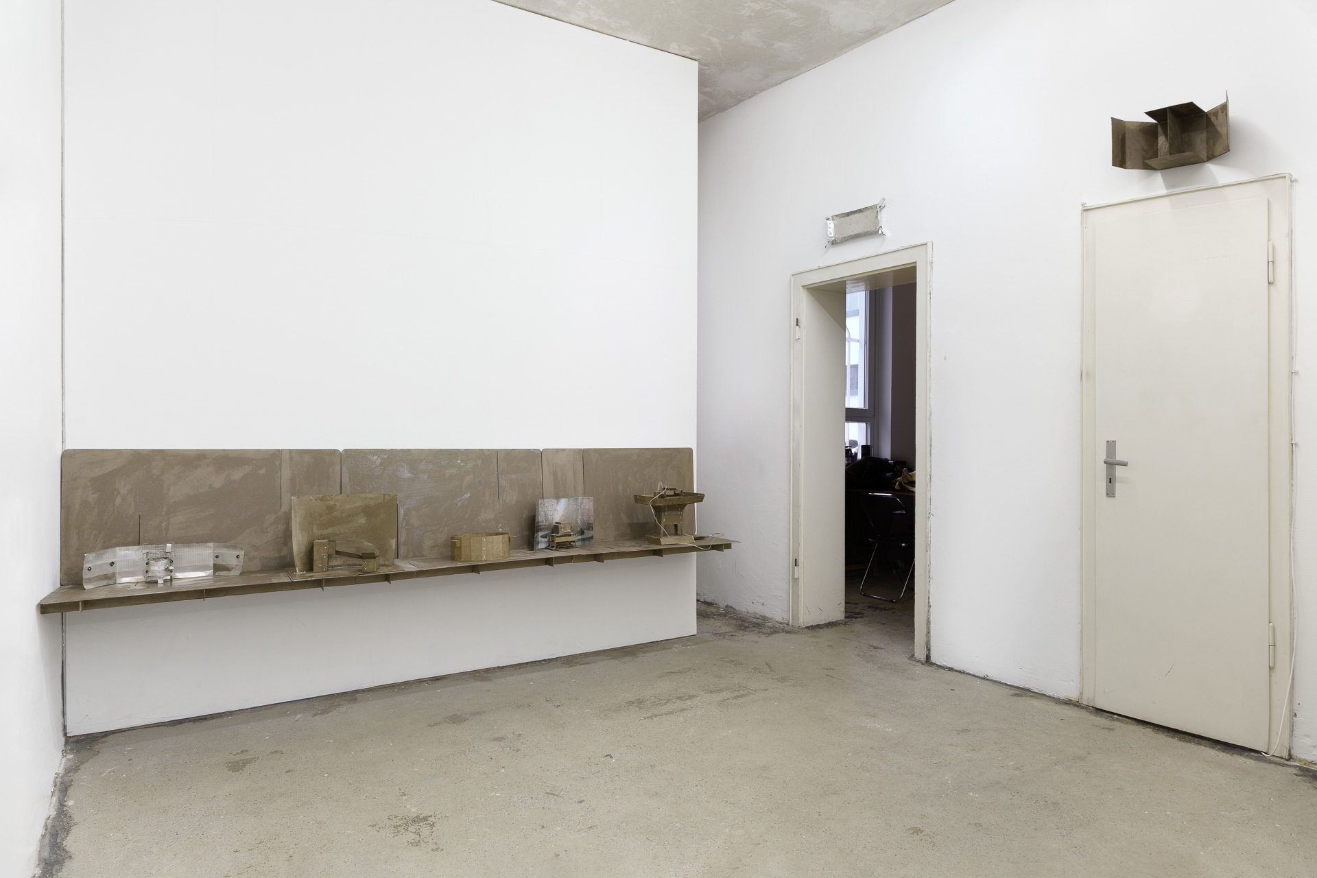 Laura Sebastianes, The Houses Of The Serpent Bearer, The 6th House, Lucas Hirsch, Duesseldorf, curated by Pina Bendfeld, Installation view, Photo by Jana Buch