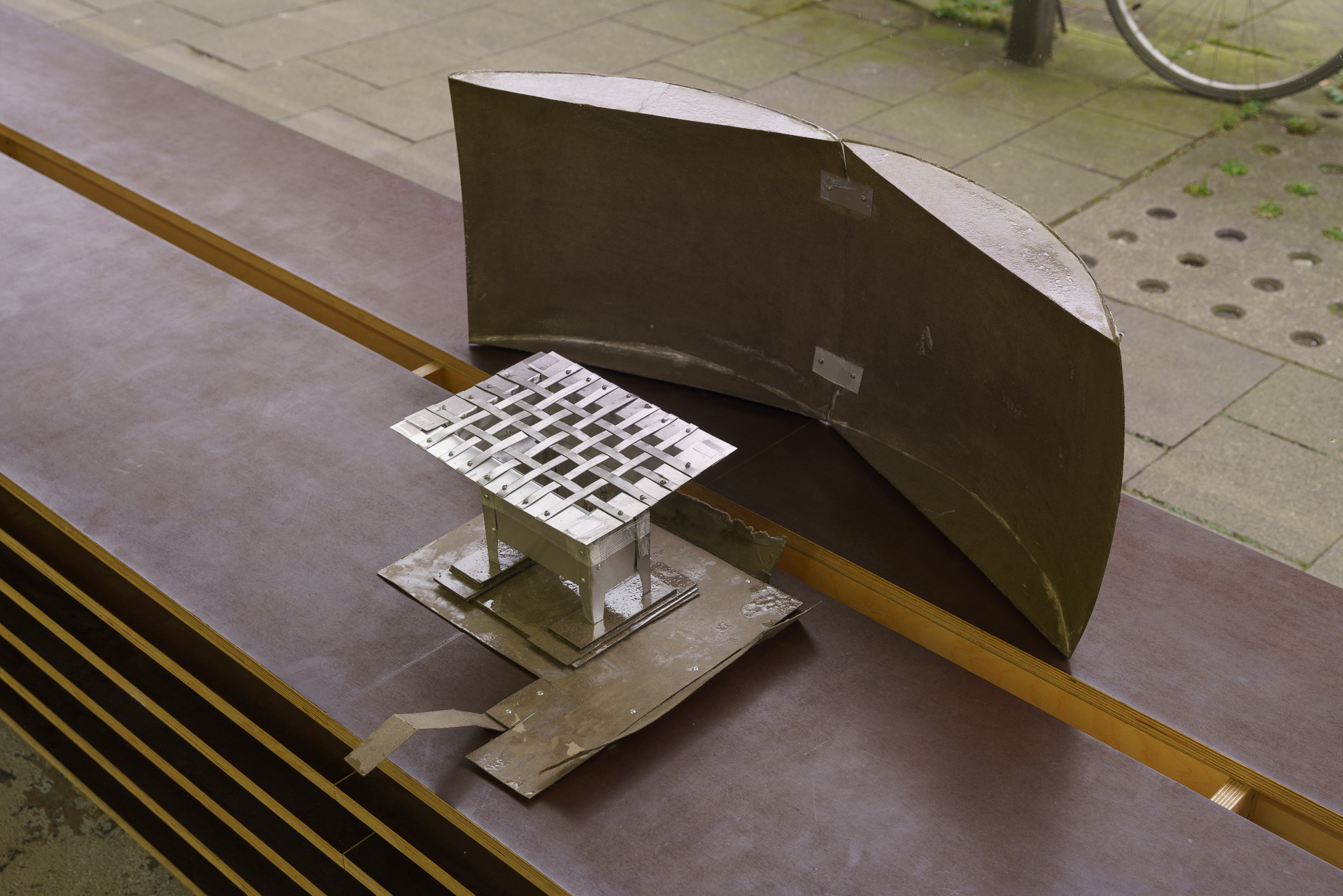 Laura Sebastianes, The Houses Of The Serpent Bearer, The 6th House, Lucas Hirsch, Duesseldorf, curated by Pina Bendfeld, Installation view, Photo by Jana Buch