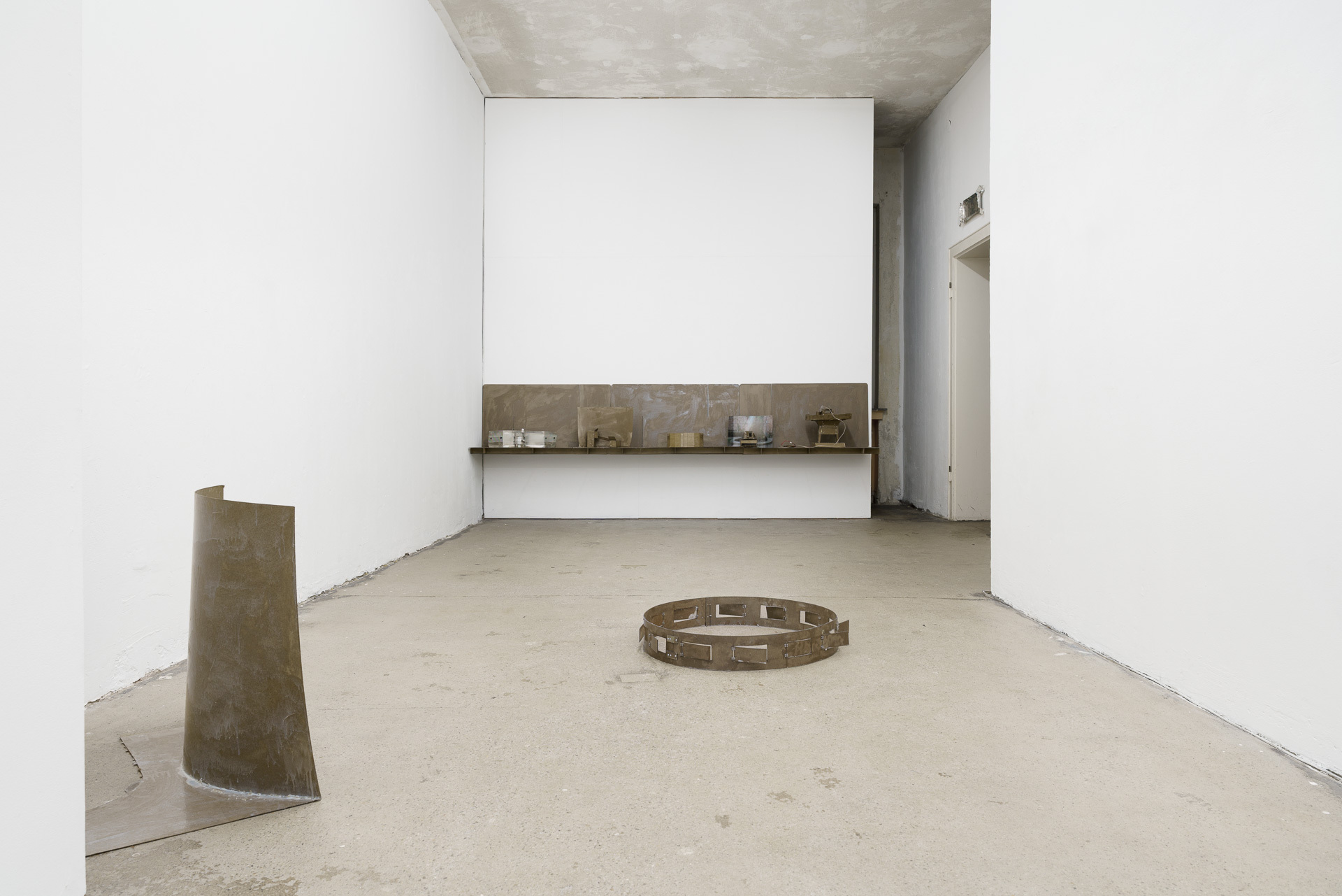 Laura Sebastianes, The Houses Of The Serpent Bearer, The 6th House, Lucas Hirsch, Duesseldorf, curated by Pina Bendfeld, Installation view, Photo by Jana Buch