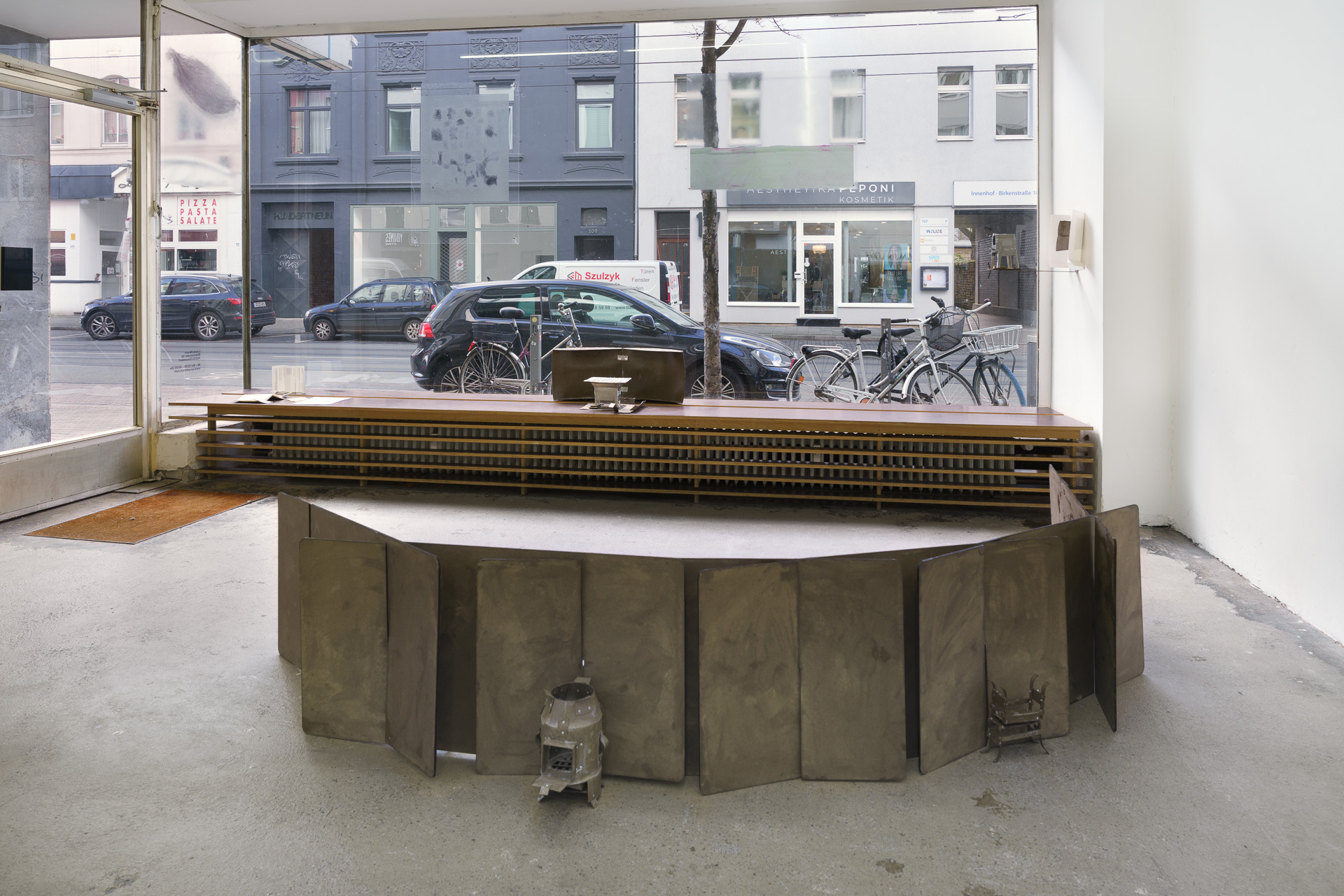 Laura Sebastianes, The Houses Of The Serpent Bearer, The 6th House, Lucas Hirsch, Duesseldorf, curated by Pina Bendfeld, Installation view, Photo by Jana Buch