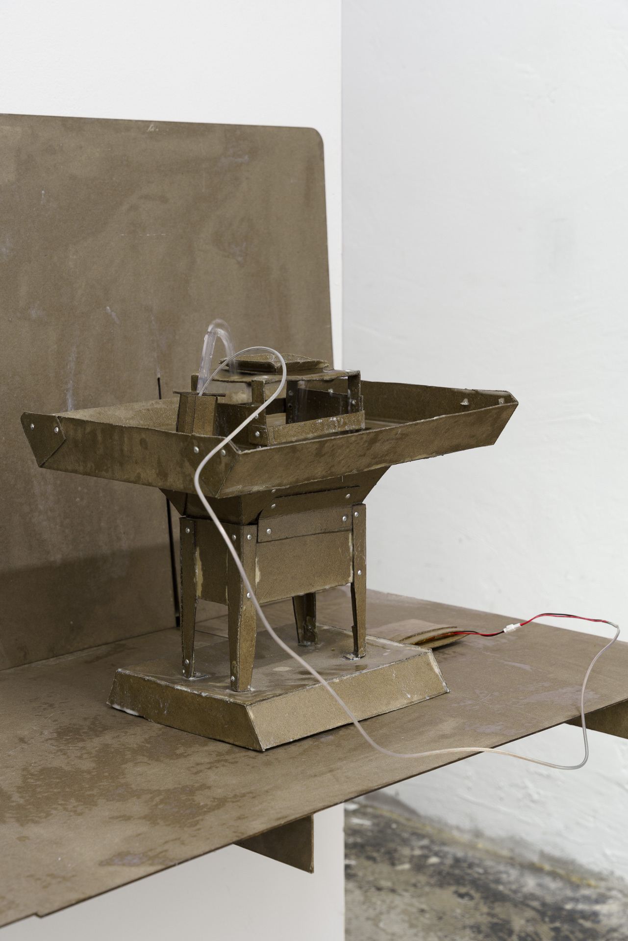 Laura Sebastianes, The Houses Of The Serpent Bearer, The 6th House, Lucas Hirsch, Duesseldorf, curated by Pina Bendfeld, Installation view, Photo by Jana Buch