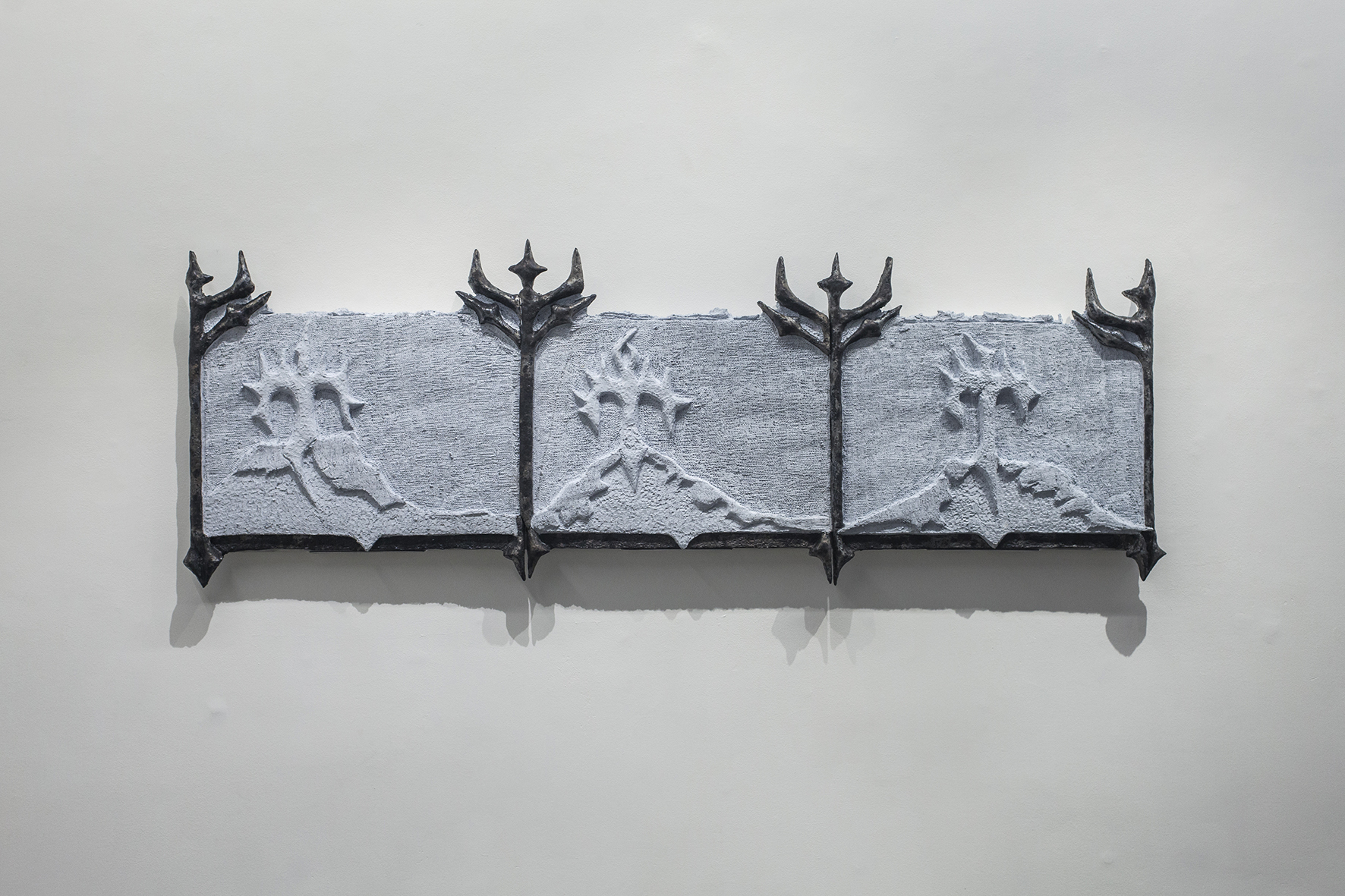 Artork "Sword Forest" (ceramics, glaze, 2025). Samurai Horizon" by Madlen Hirtentreu. Photography by Alana Proosa