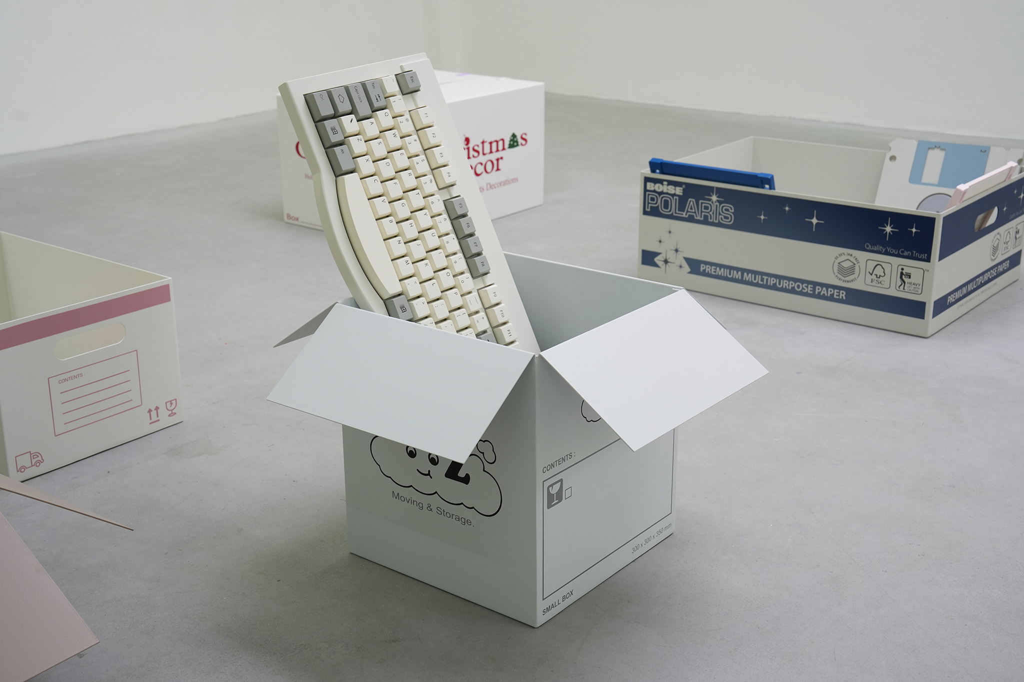 Ruben Mols, "Moving & Storage", Frank Taal Gallery, Rotterdam 2025. Close Up - Attic Memory / Pilgrim.