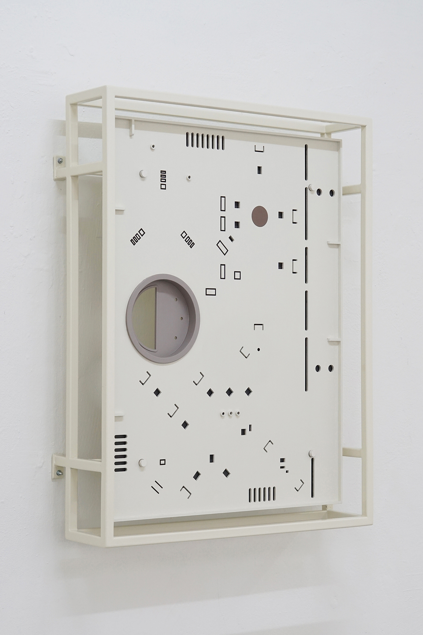 Ruben Mols, "Moving & Storage", Frank Taal Gallery, Rotterdam 2025. Close Up - Bedrock / Conglomerate.